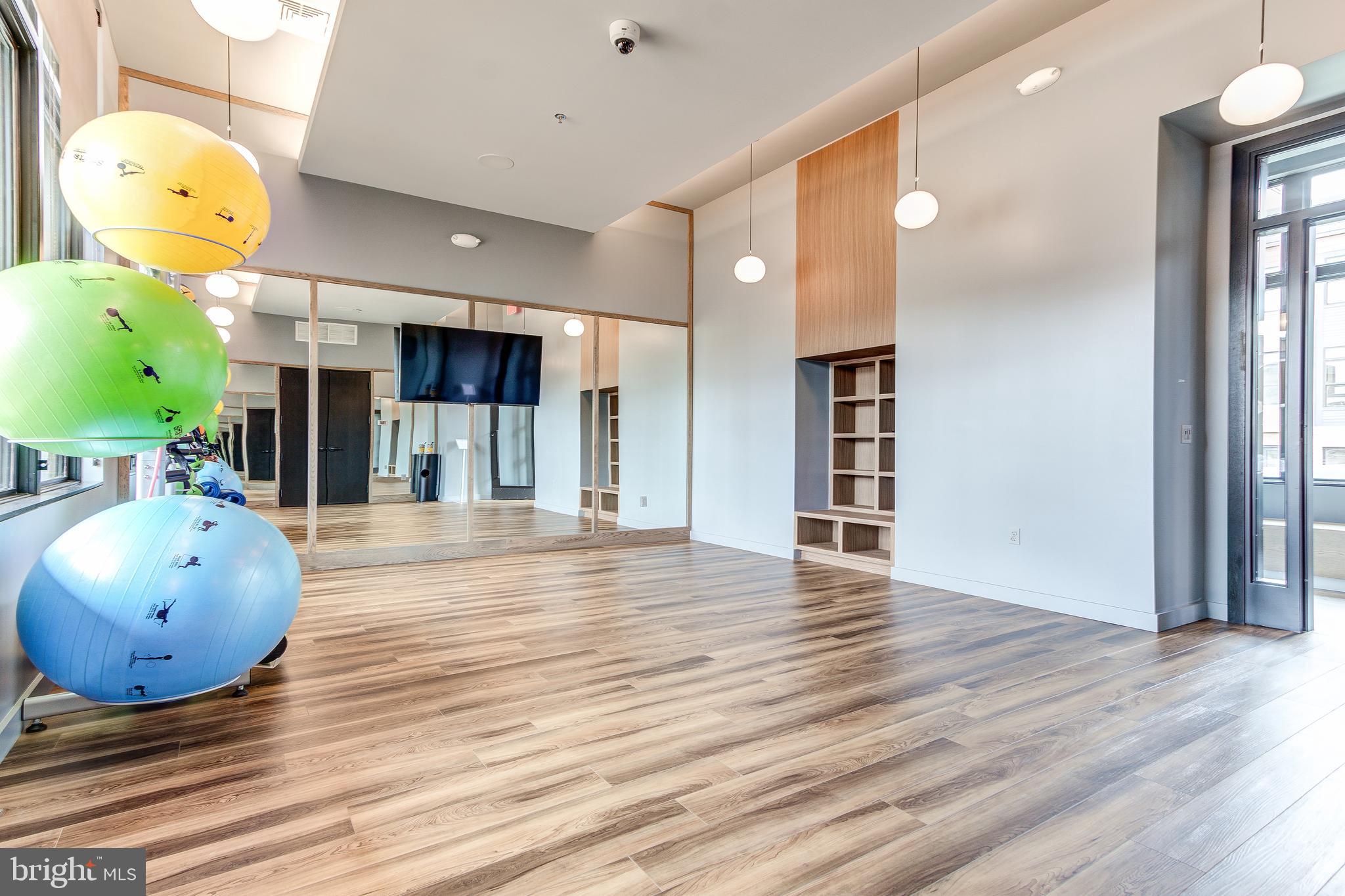 TOWER OAKS - Residential