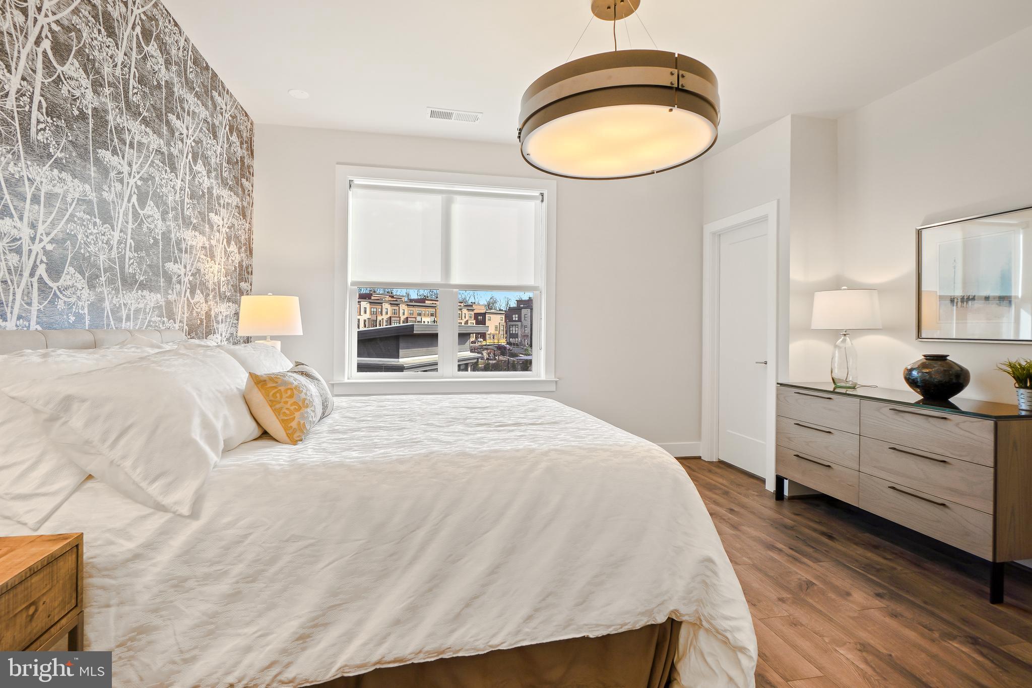 TOWER OAKS - Residential