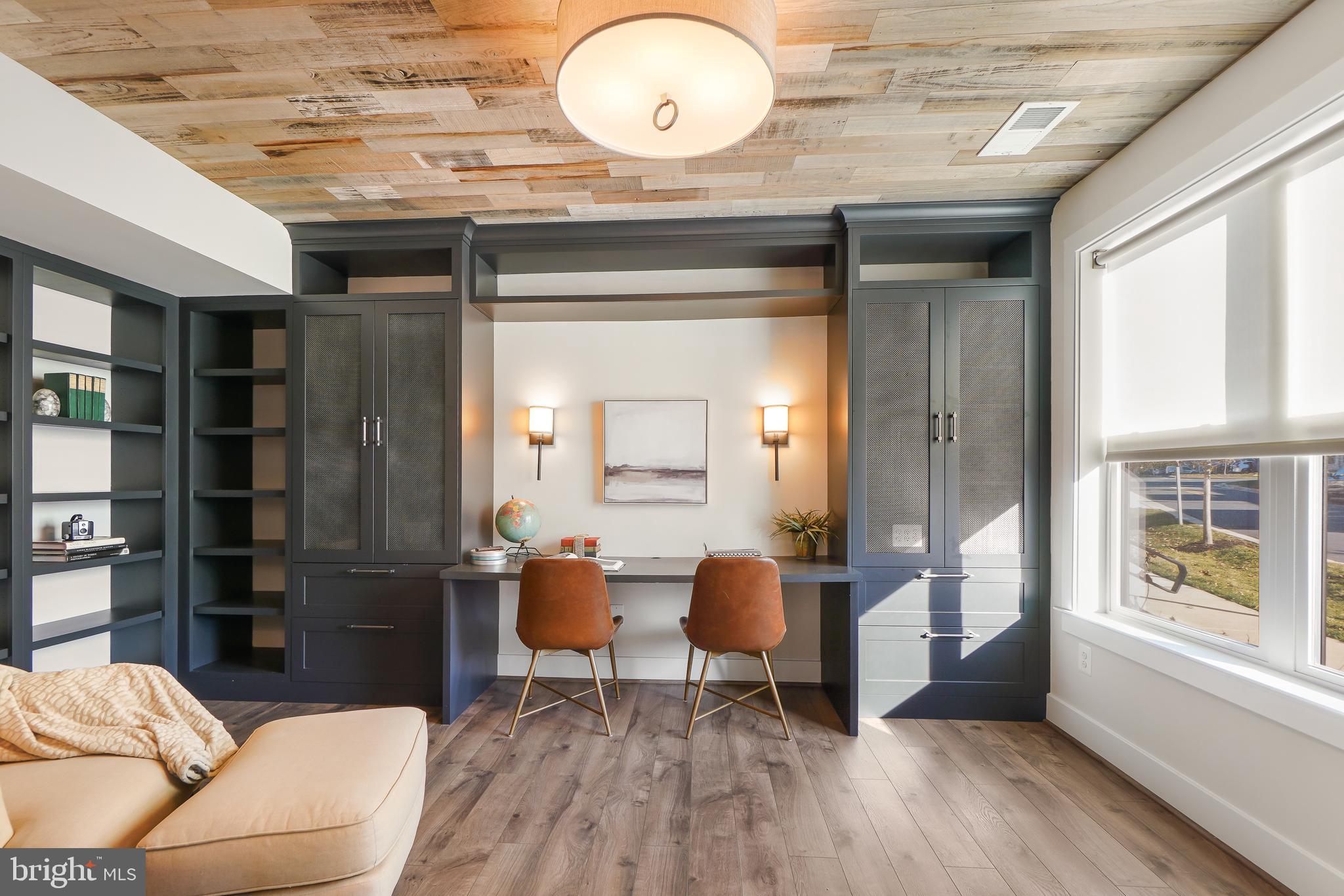 TOWER OAKS - Residential