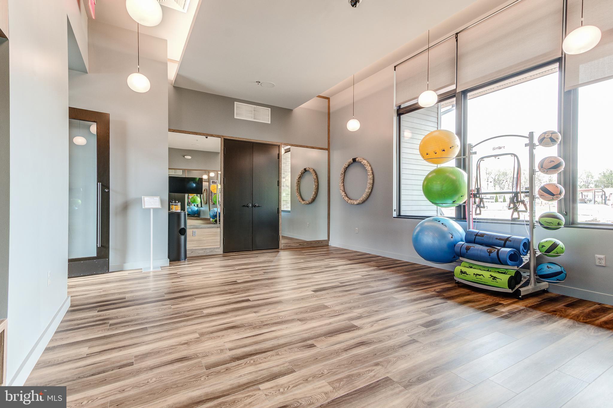 TOWER OAKS - Residential