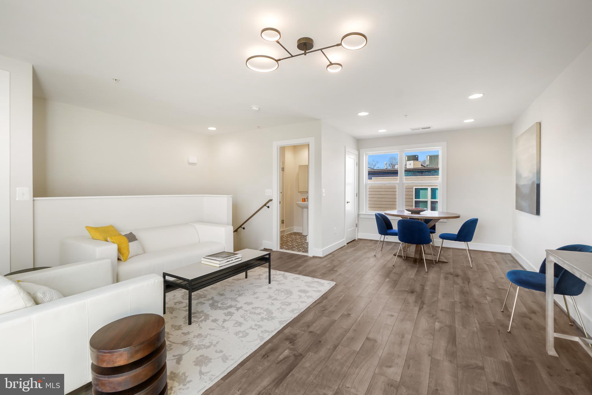 TOWER OAKS - Residential