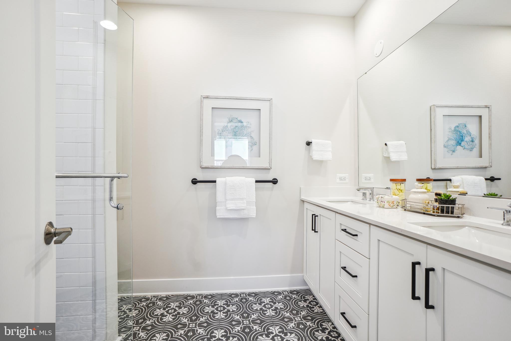 TOWER OAKS - Residential