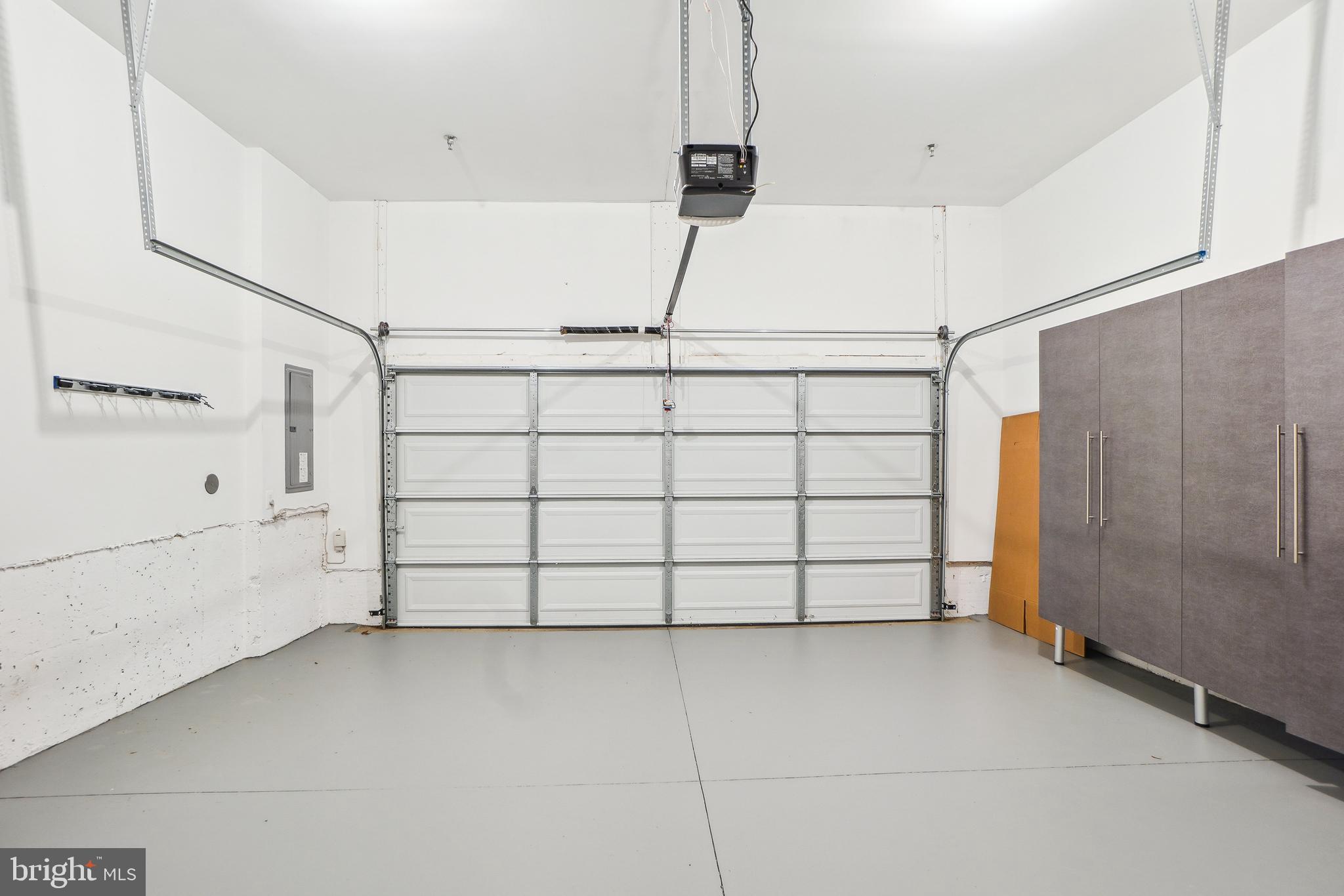 TOWER OAKS - Residential