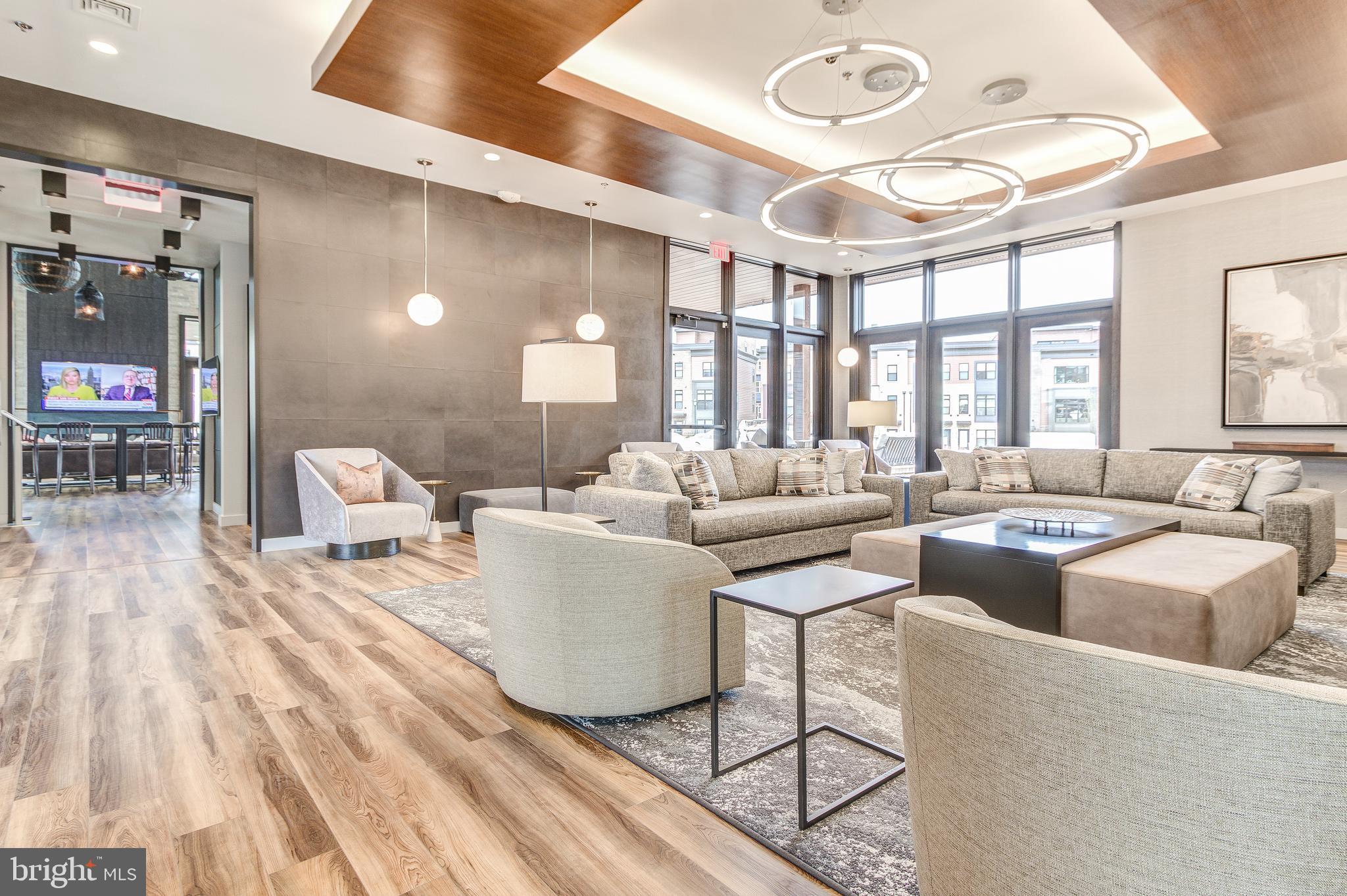 TOWER OAKS - Residential