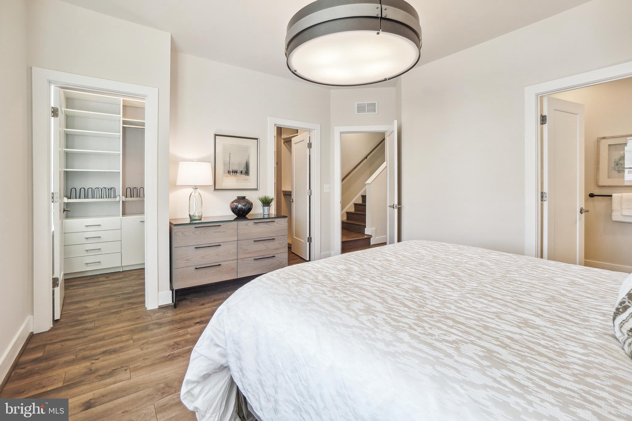 TOWER OAKS - Residential