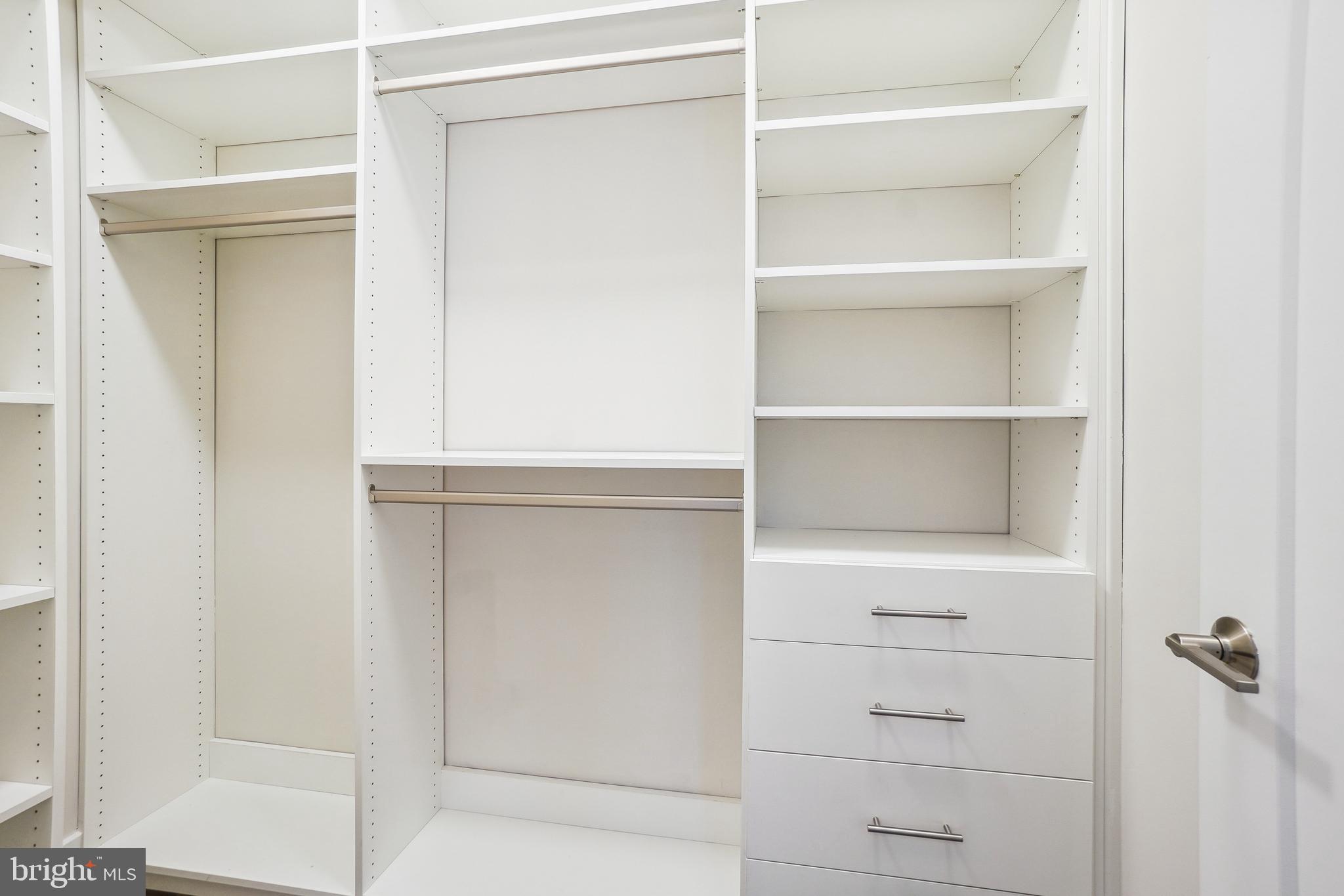 TOWER OAKS - Residential