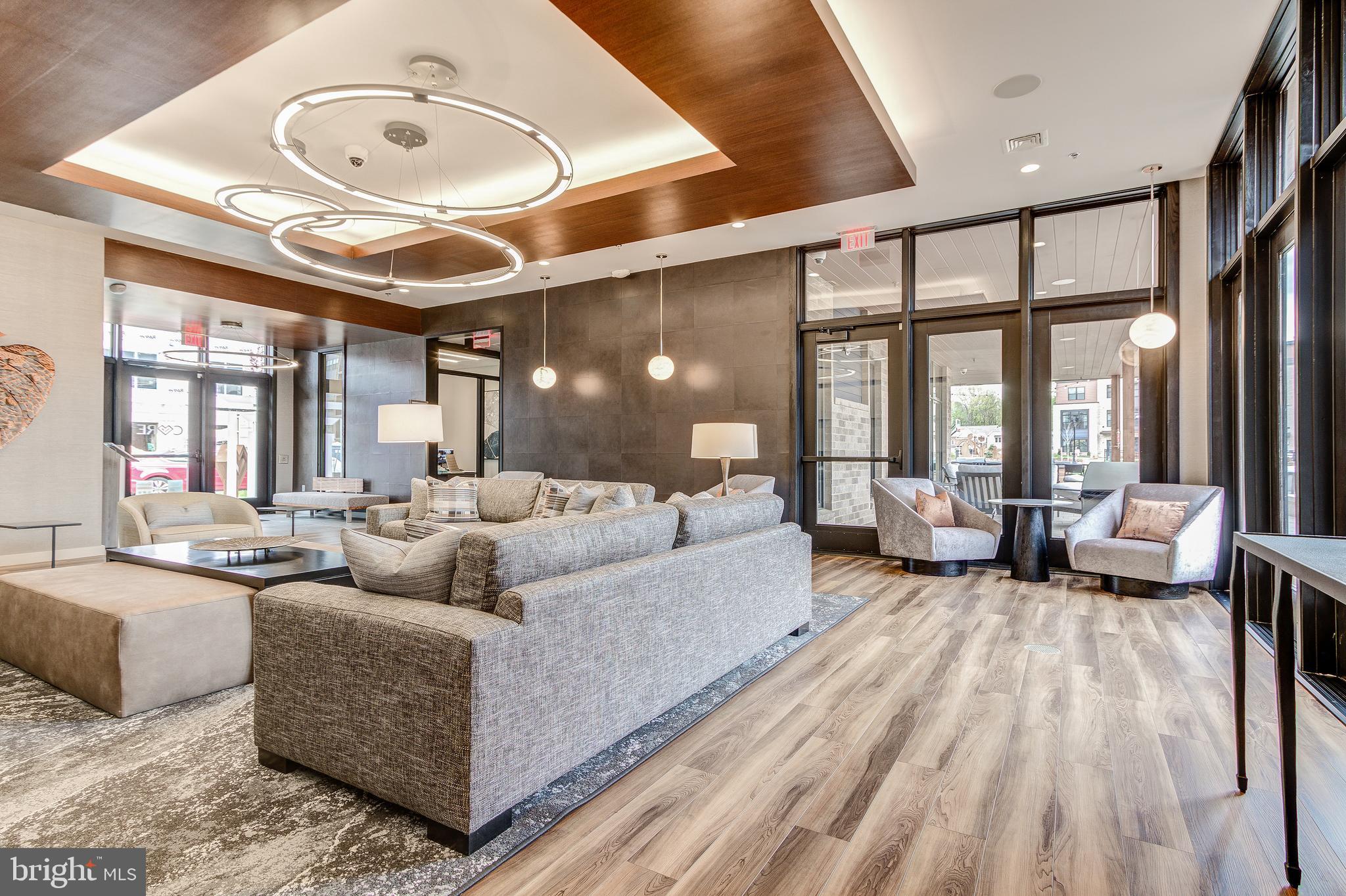 TOWER OAKS - Residential