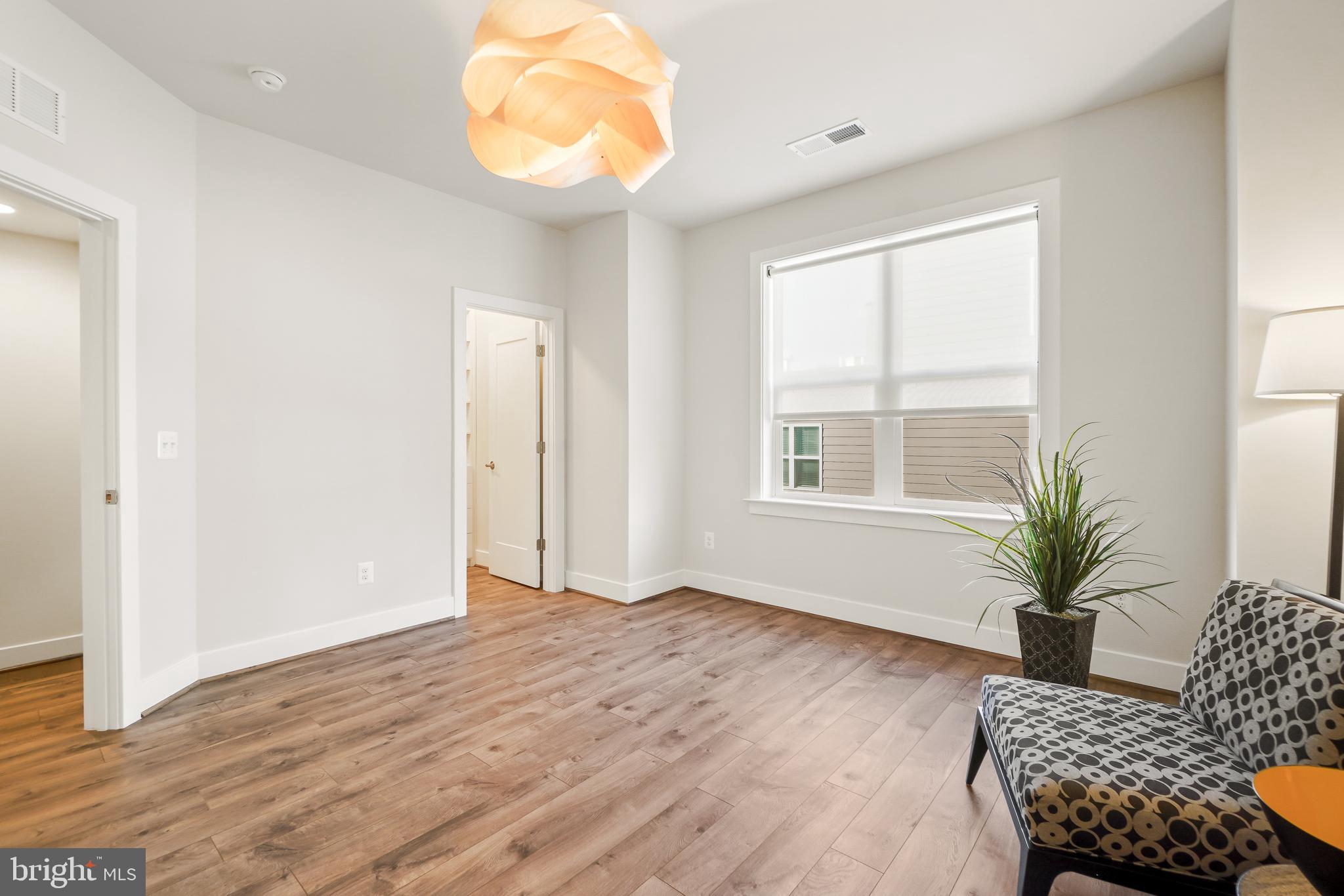 TOWER OAKS - Residential