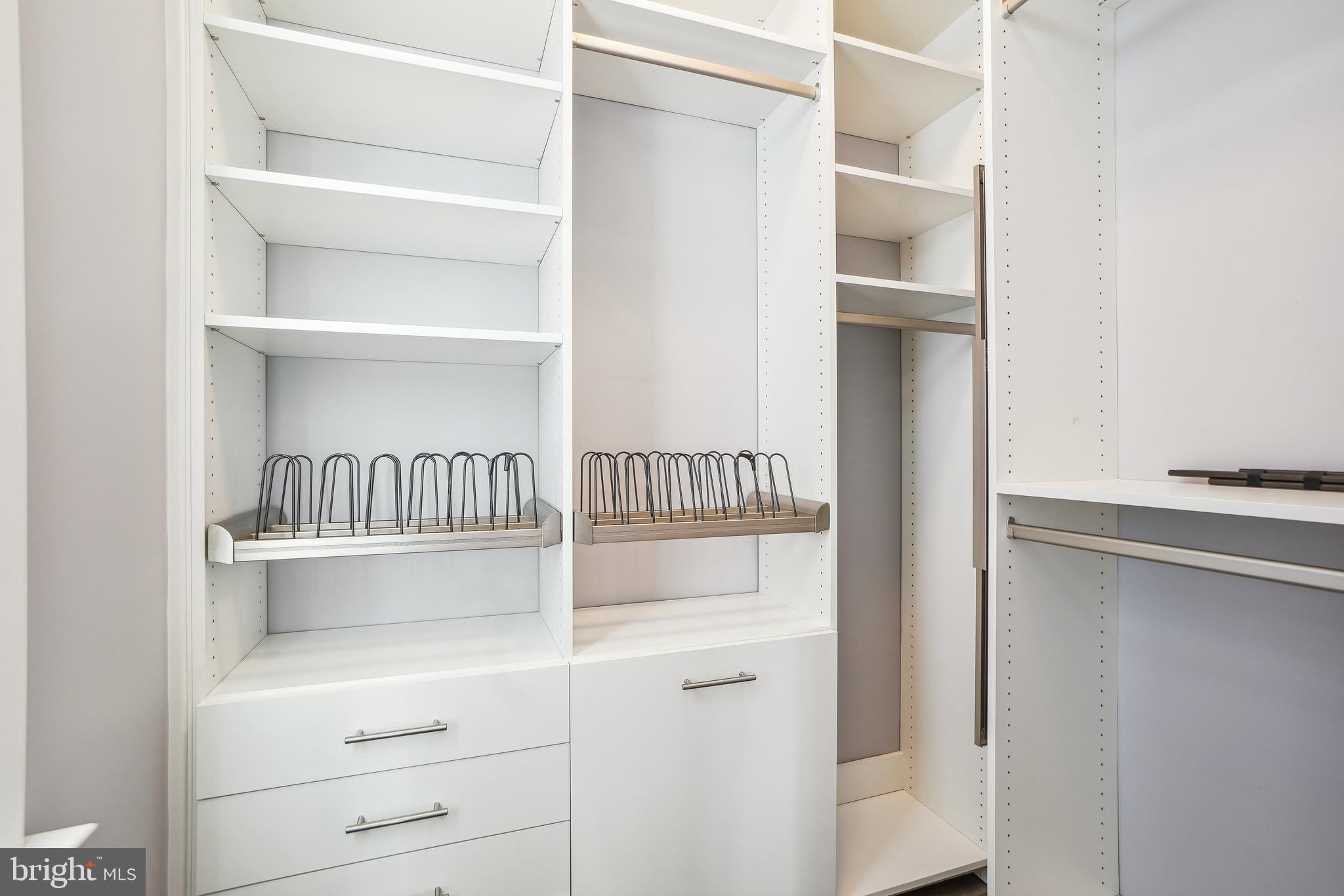 TOWER OAKS - Residential