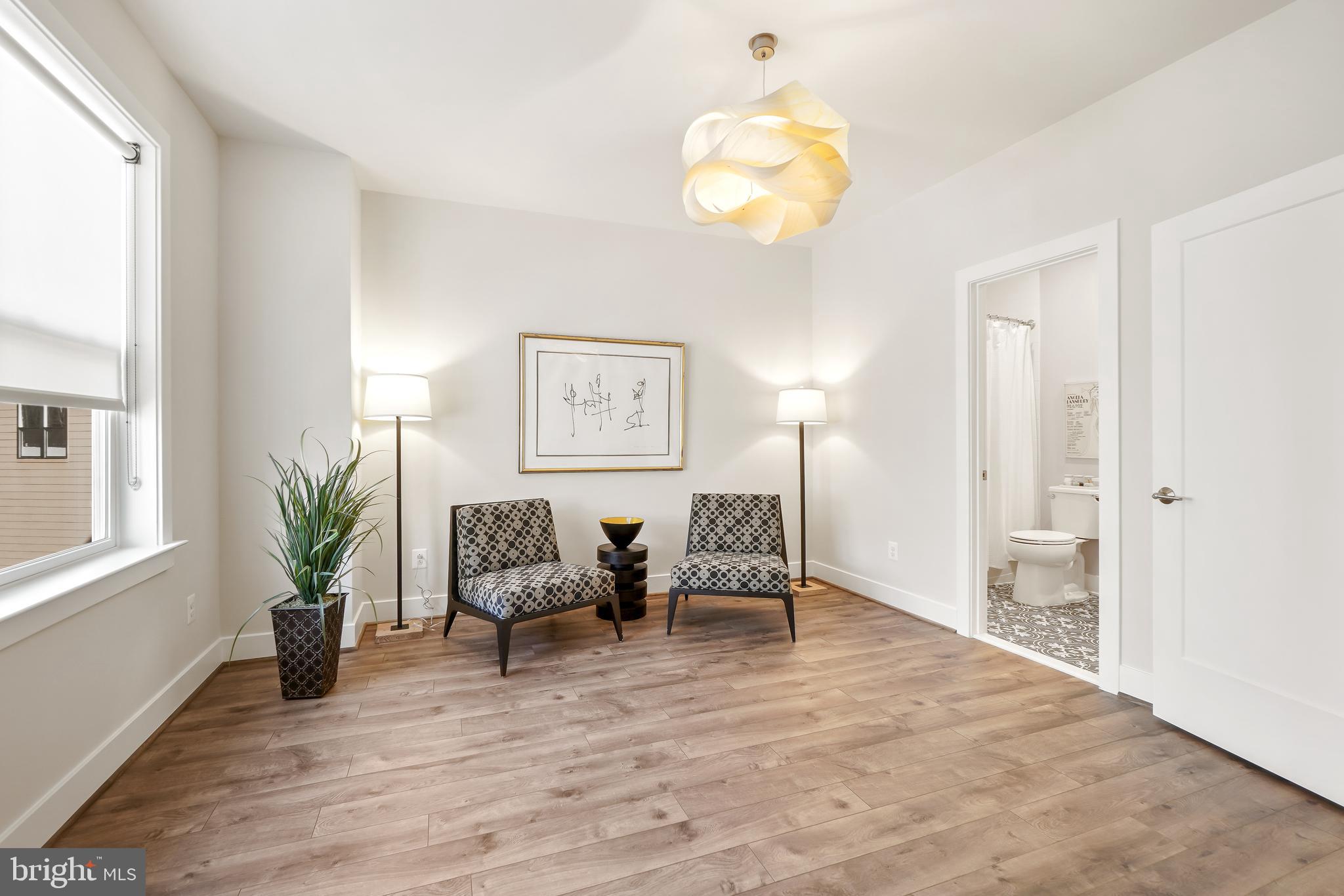 TOWER OAKS - Residential