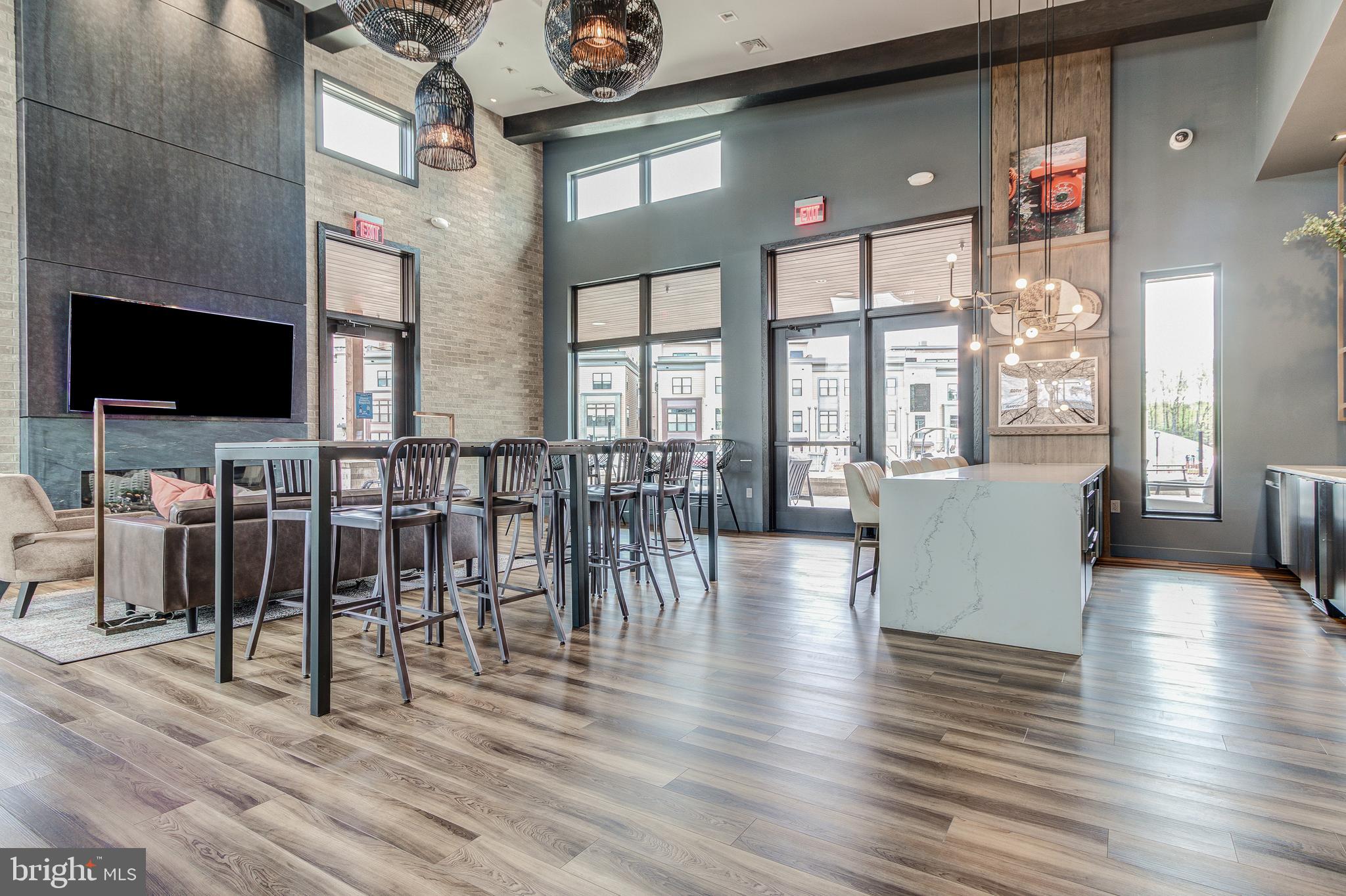 TOWER OAKS - Residential