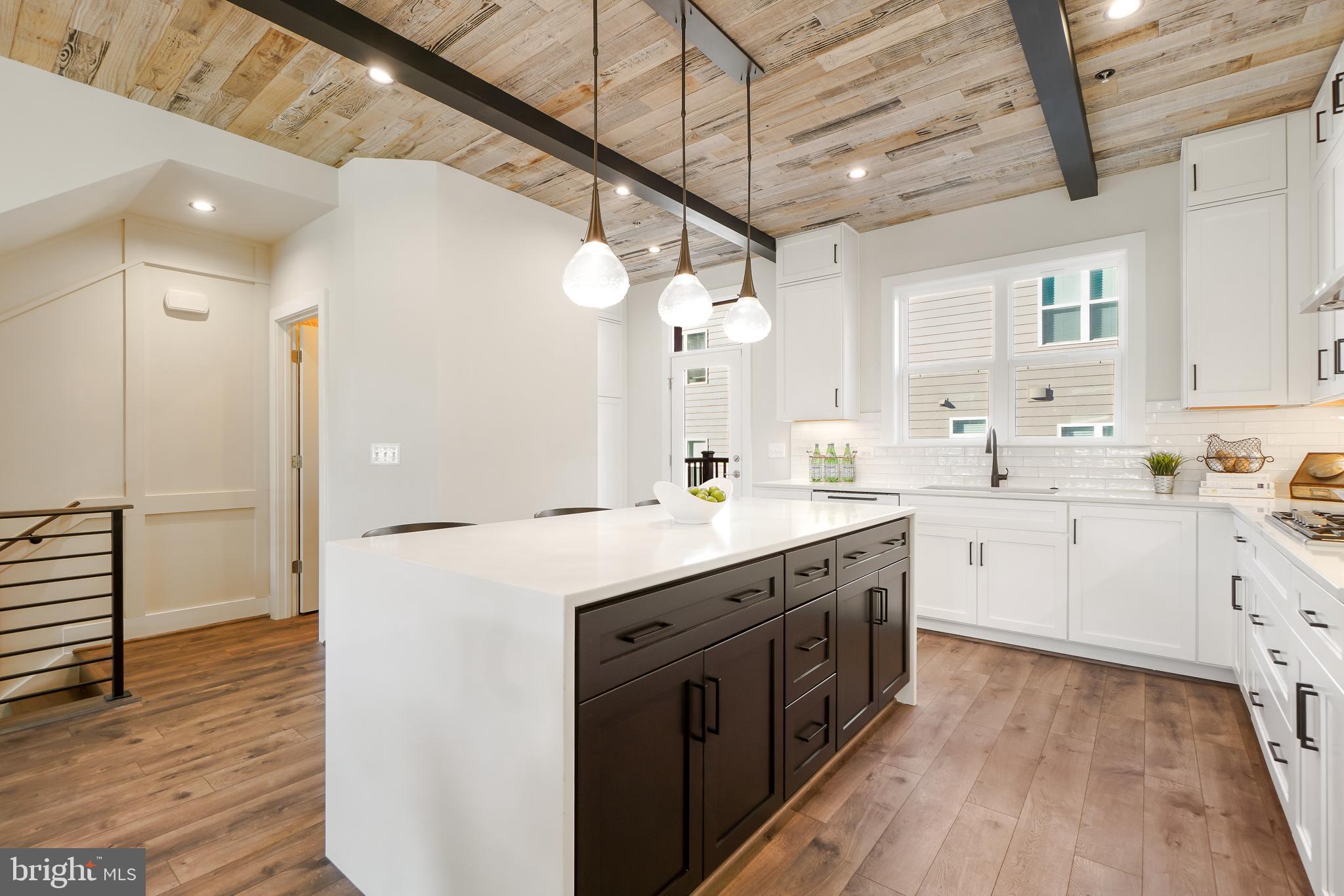 TOWER OAKS - Residential