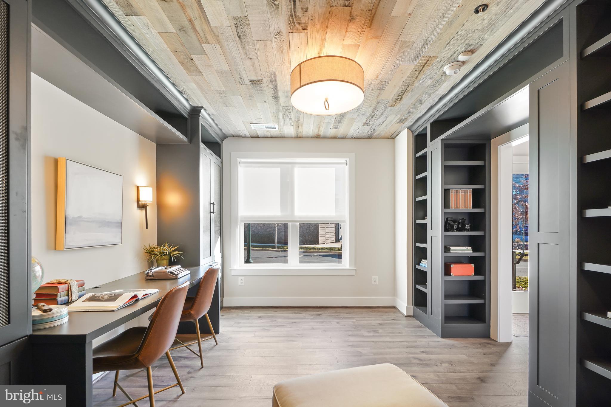 TOWER OAKS - Residential