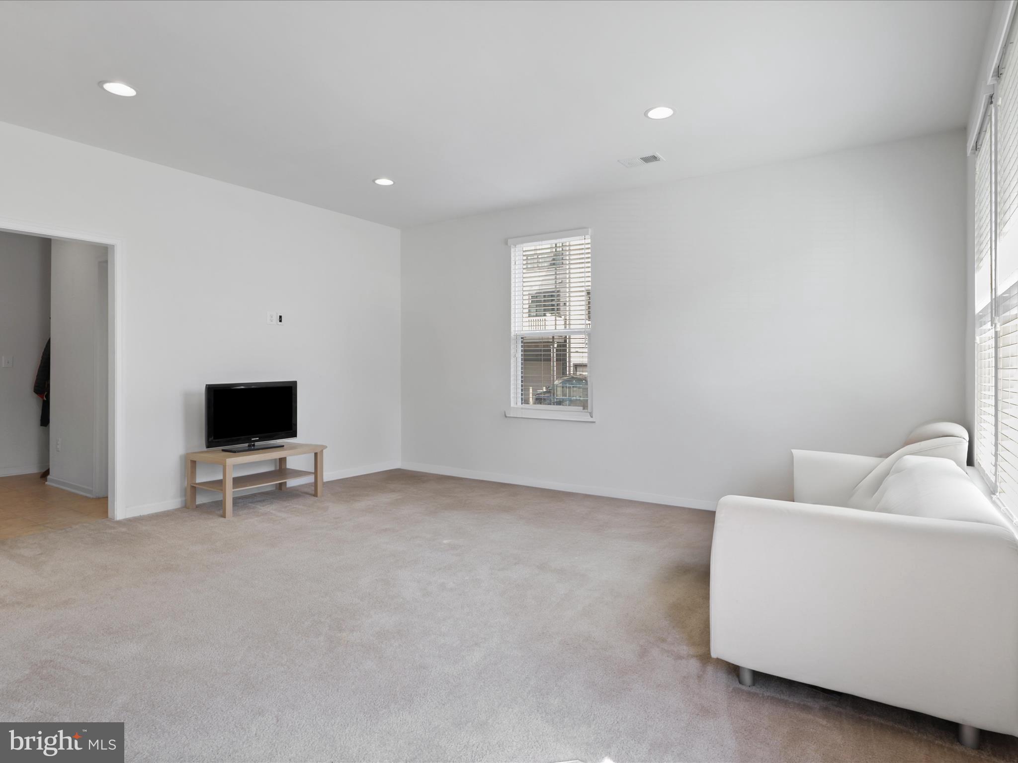 MOOREFIELD STATION - Residential Lease