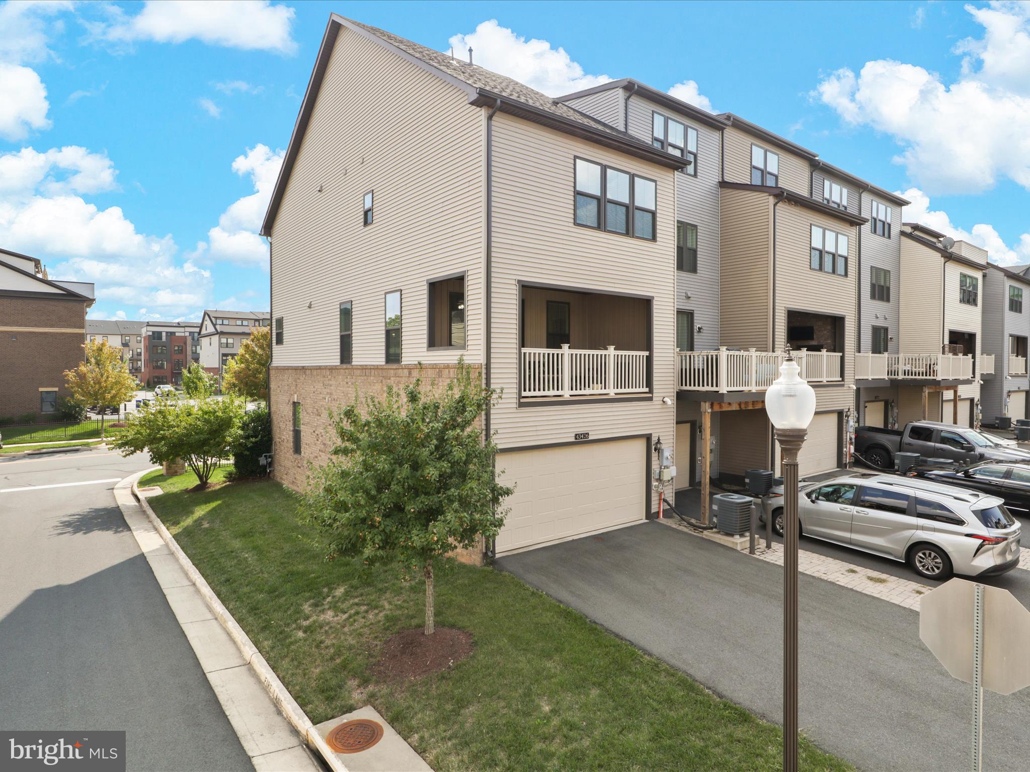 MOOREFIELD STATION - Residential Lease