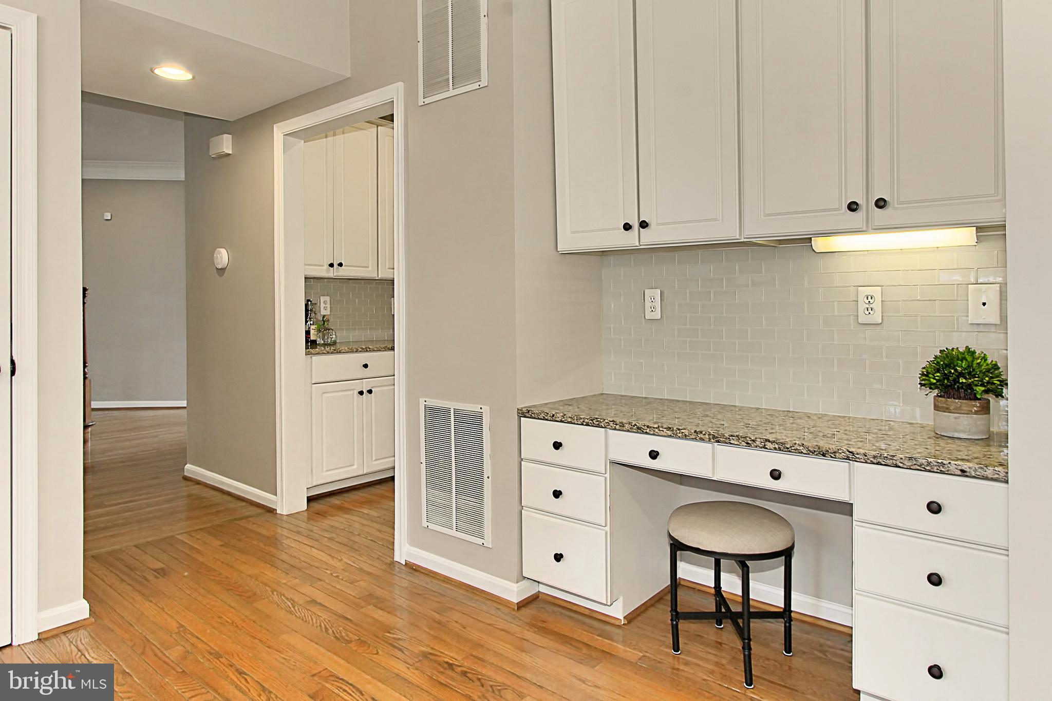 SIGNATURE AT BROADLANDS - Residential