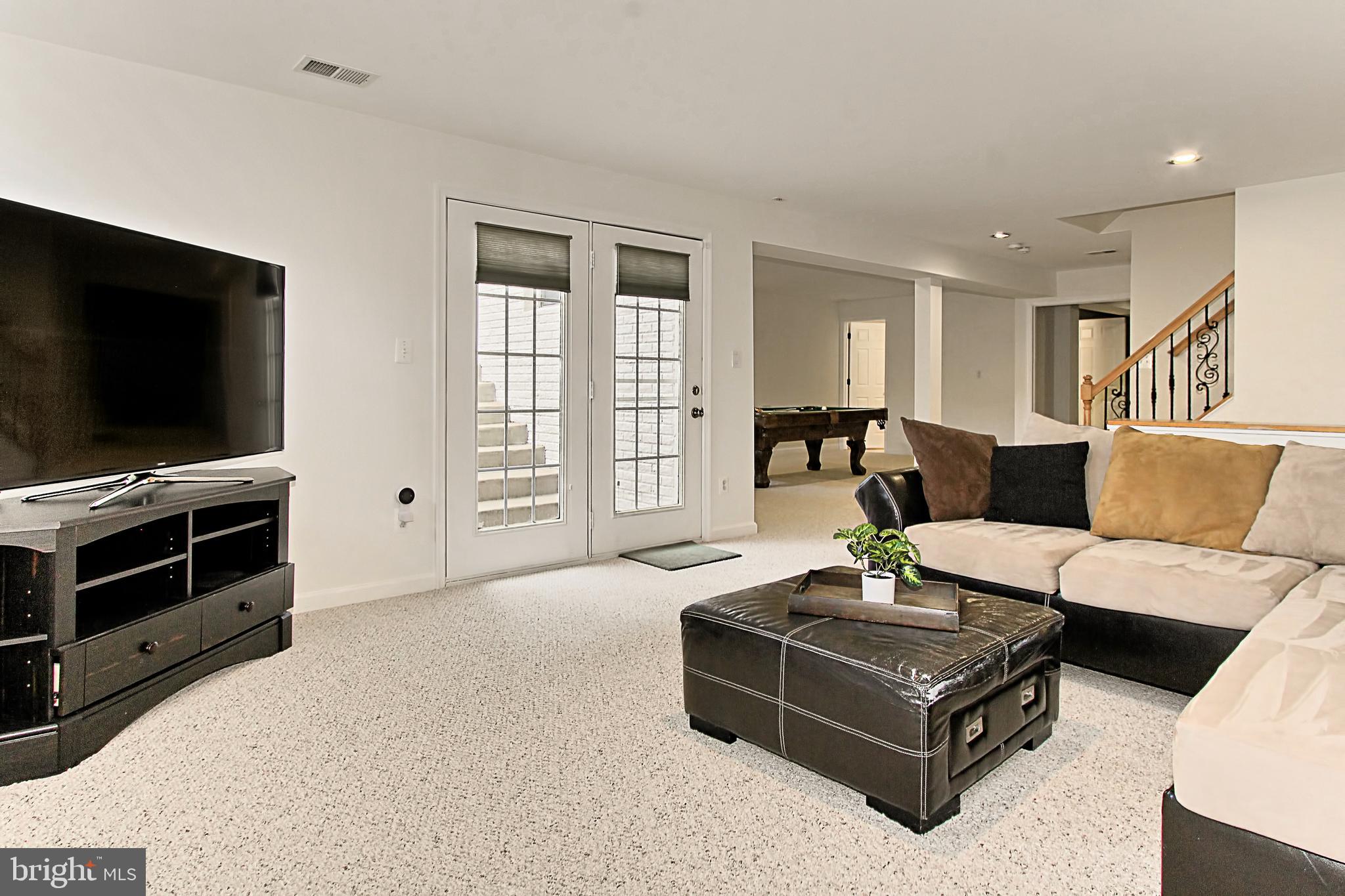 SIGNATURE AT BROADLANDS - Residential