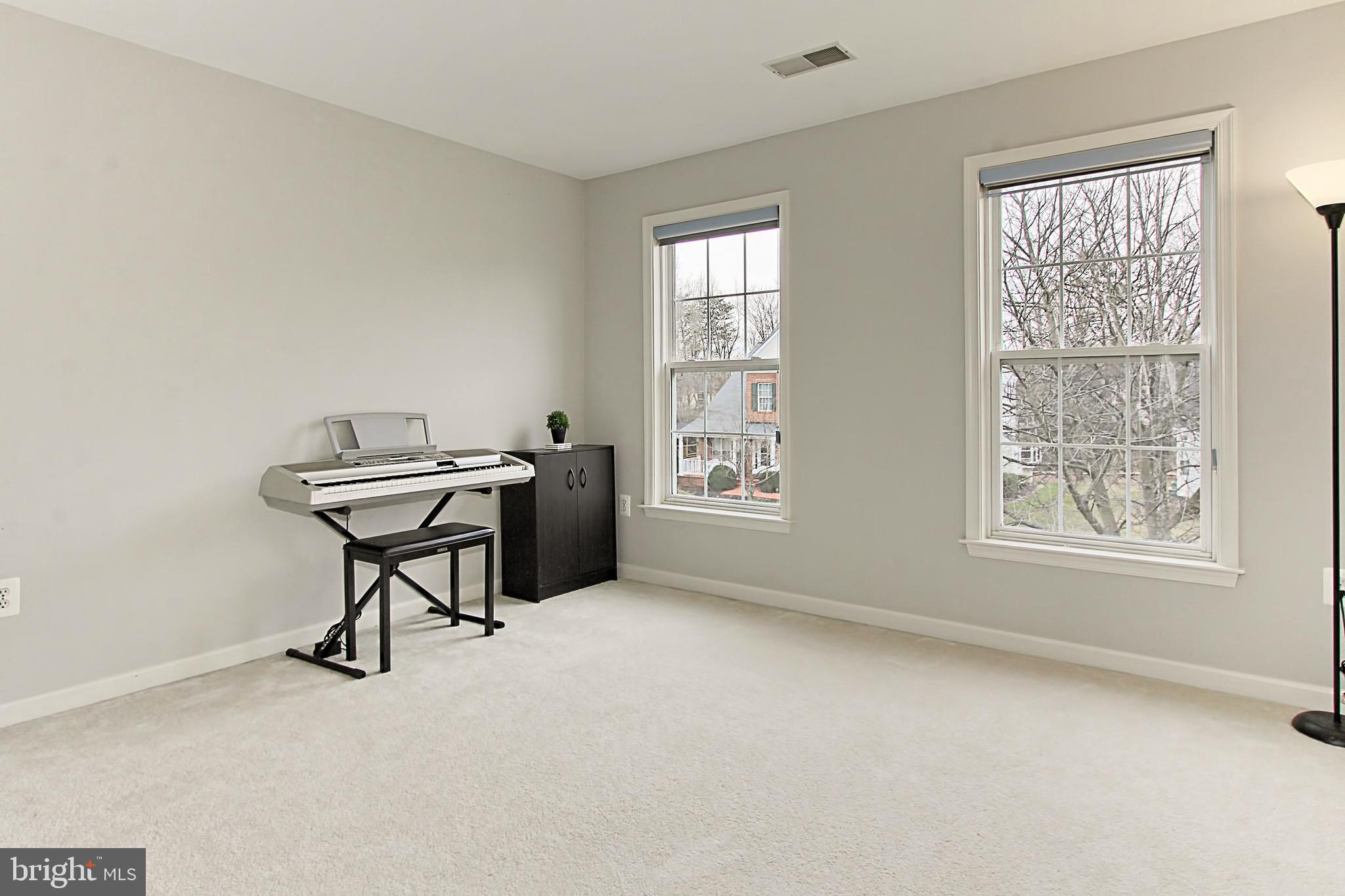 SIGNATURE AT BROADLANDS - Residential