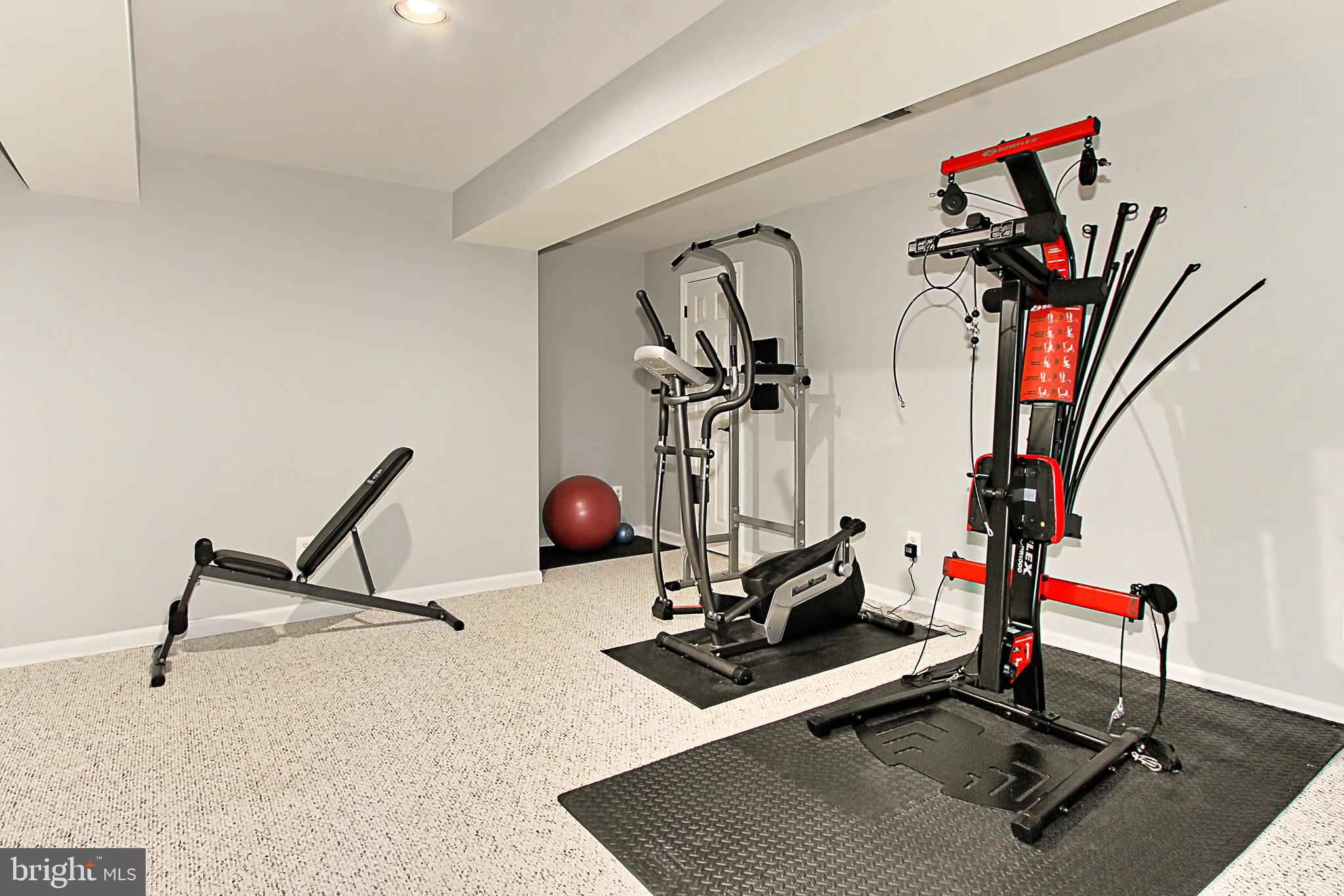 SIGNATURE AT BROADLANDS - Residential