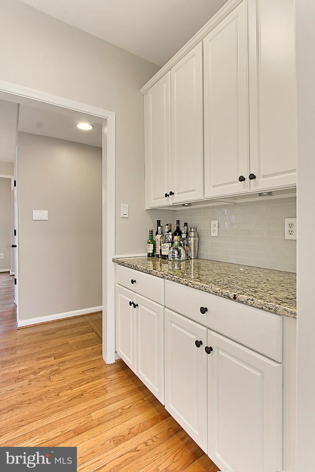 SIGNATURE AT BROADLANDS - Residential