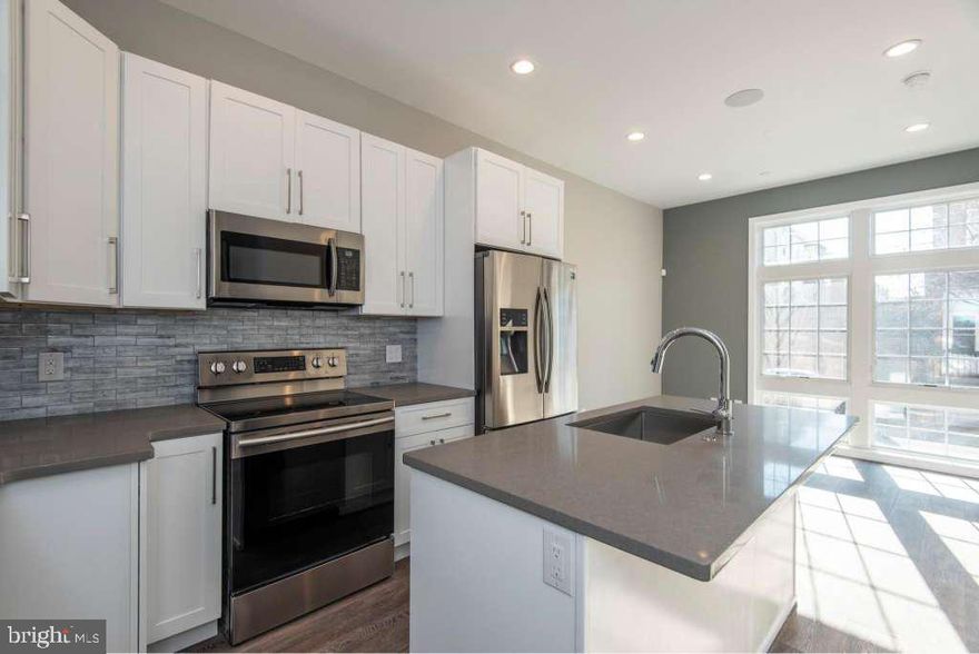 Nestled in the heart of Passyunk Square, The Exile Building is home to 23 newer construction, luxury rental units, featuring top-of-the-line finishes throughout. This 1BR apartment has hardwood floors, stainless steel appliances, quartz counters, walk-in closets with custom-built shelving, custom tile-work in the frameless glass-enclosed showers, washer/dryer, recessed lighting, high ceilings with built-in speakers, Nest thermostats, video intercoms, and tons of natural light. In addition to everything we've already mentioned, the building offers a package delivery room, meeting/lounge space, and bike racks, as well as an ideal location across from Columbus Square and close to tons of shops and restaurants on Passyunk Ave.