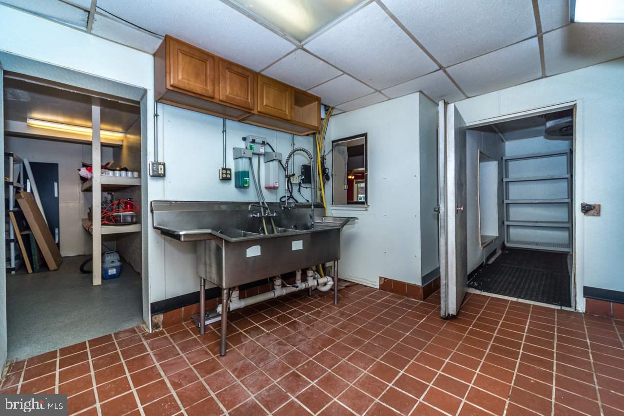 NONE AVAILABLE - Commercial Lease