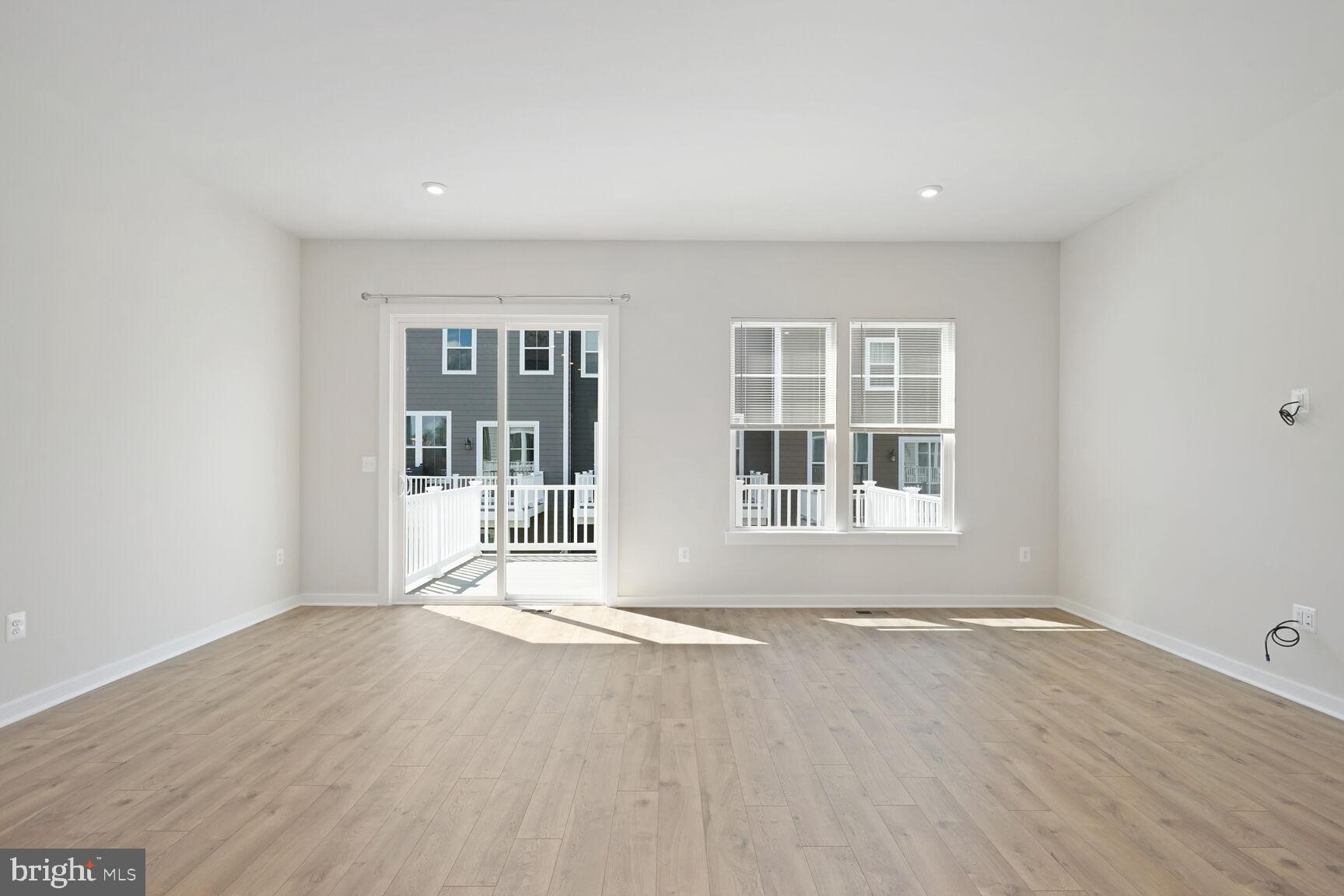 POTOMAC SHORES - Residential Lease