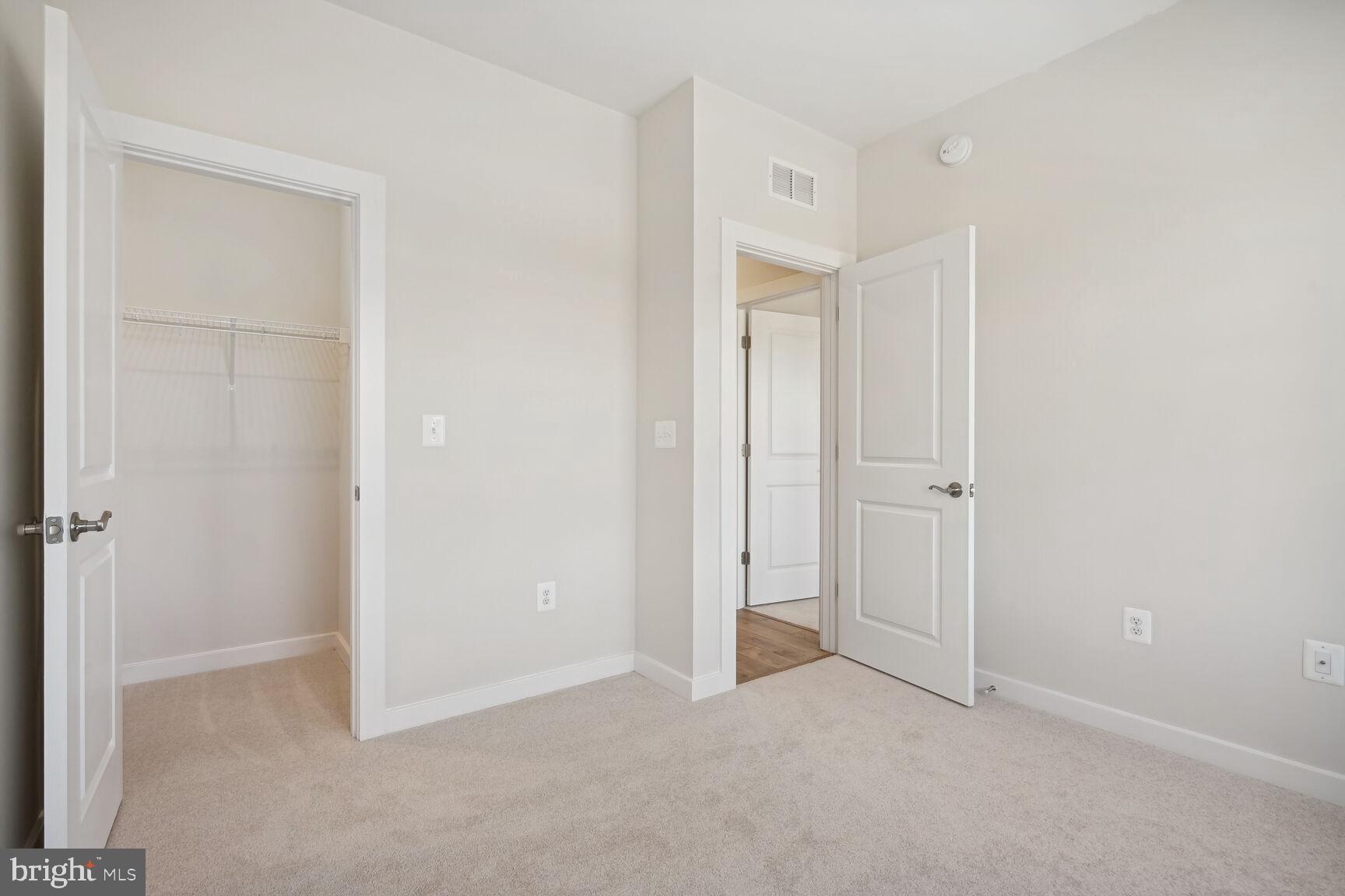 POTOMAC SHORES - Residential Lease