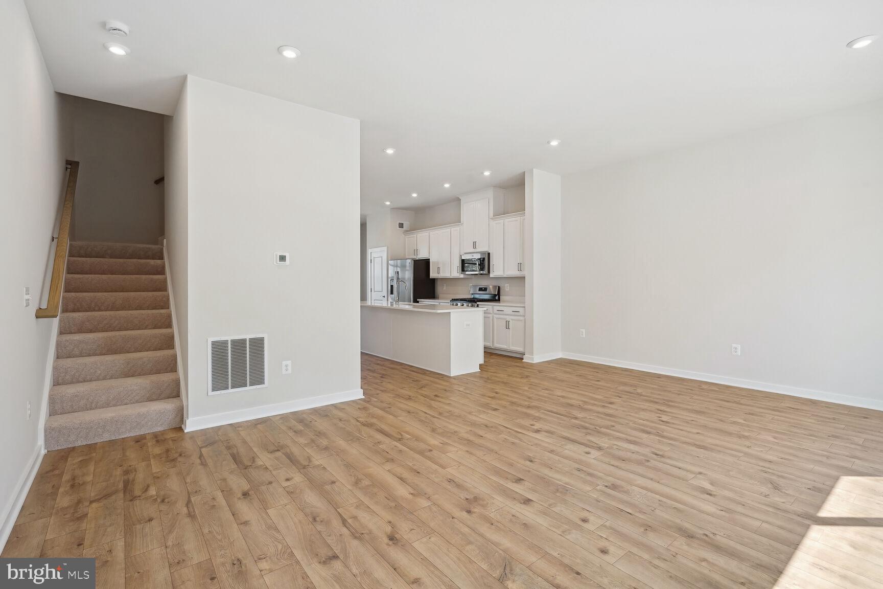 POTOMAC SHORES - Residential Lease