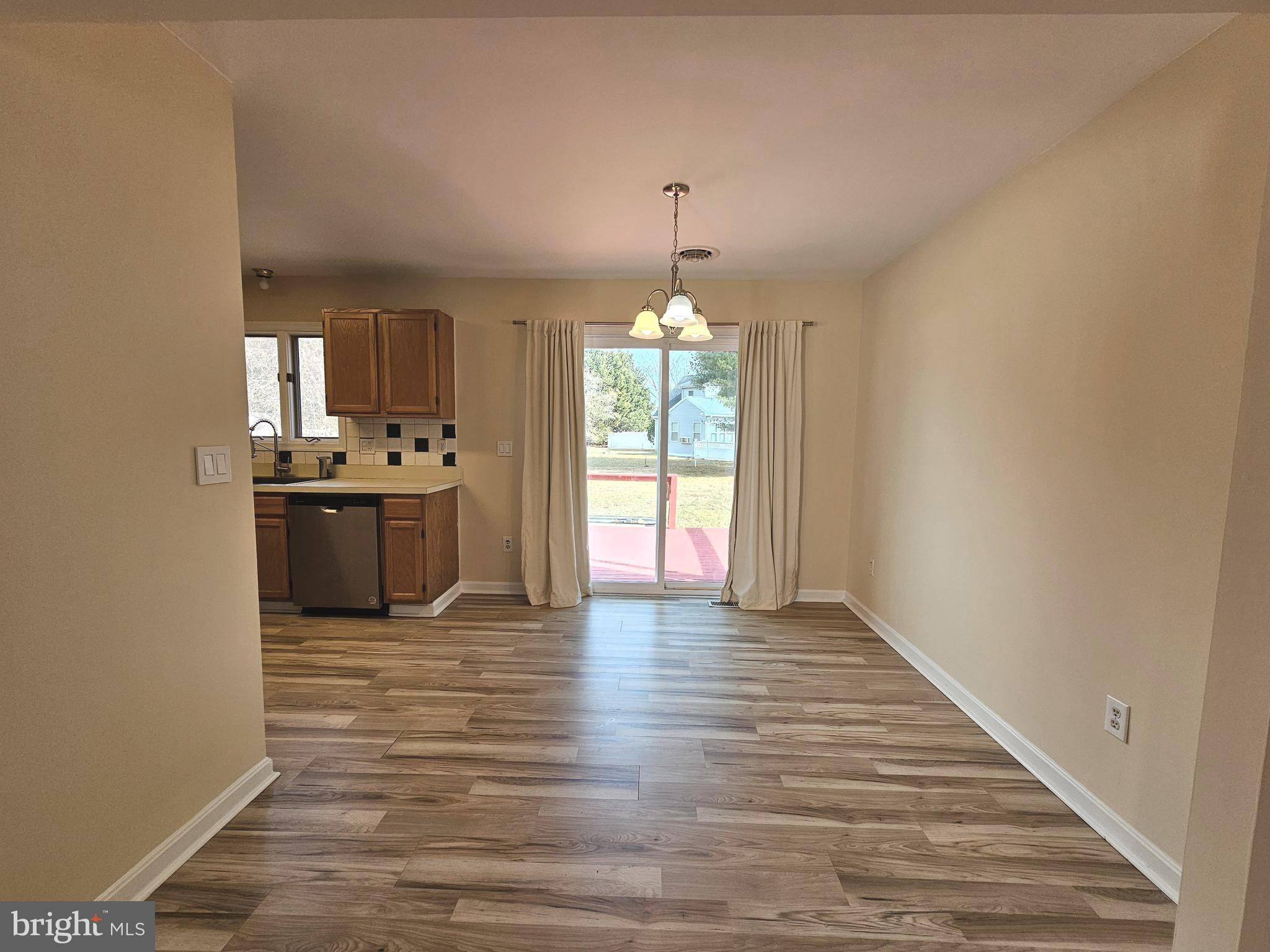 1405 BANTRY LANE
