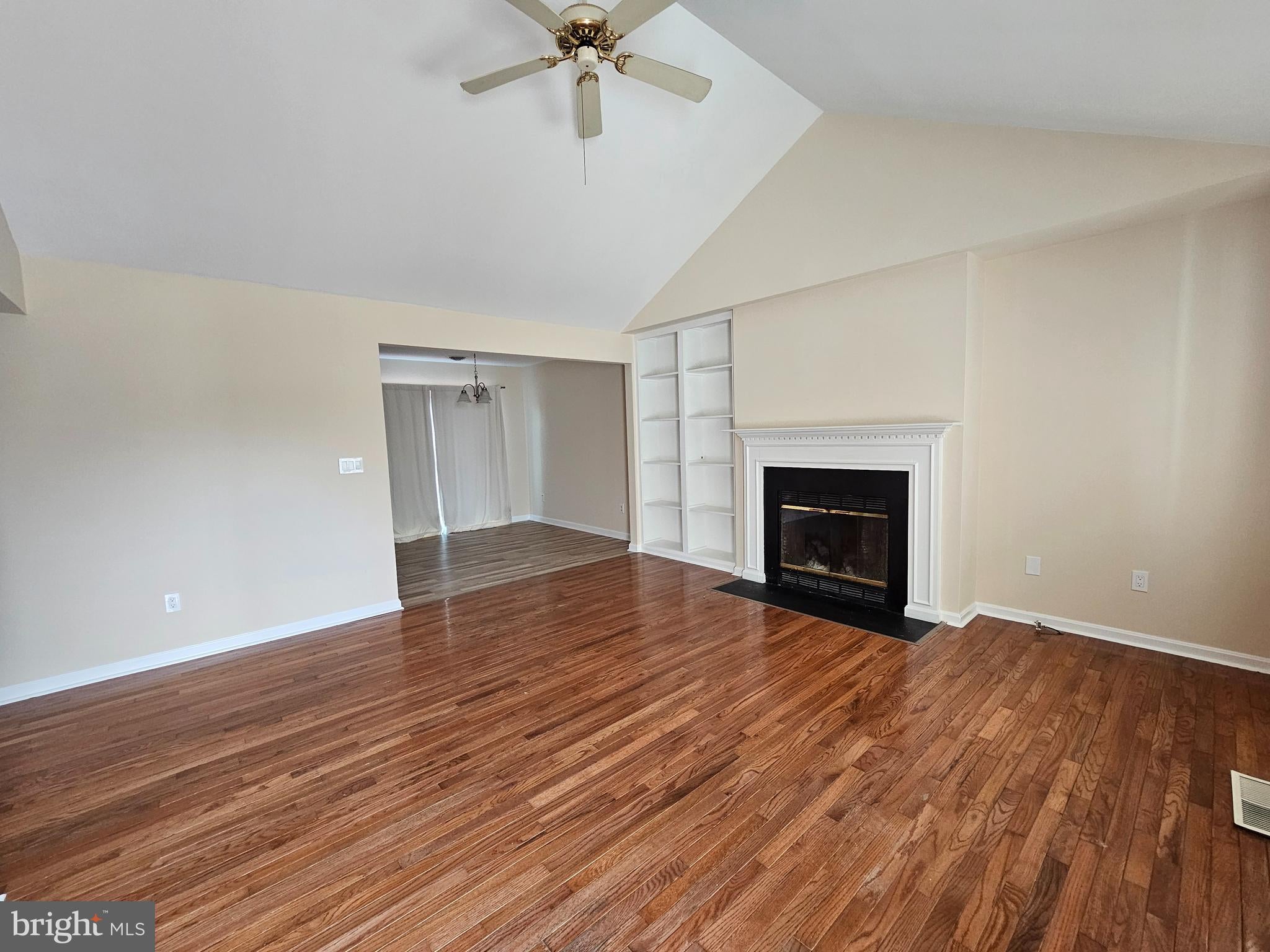 1405 BANTRY LANE