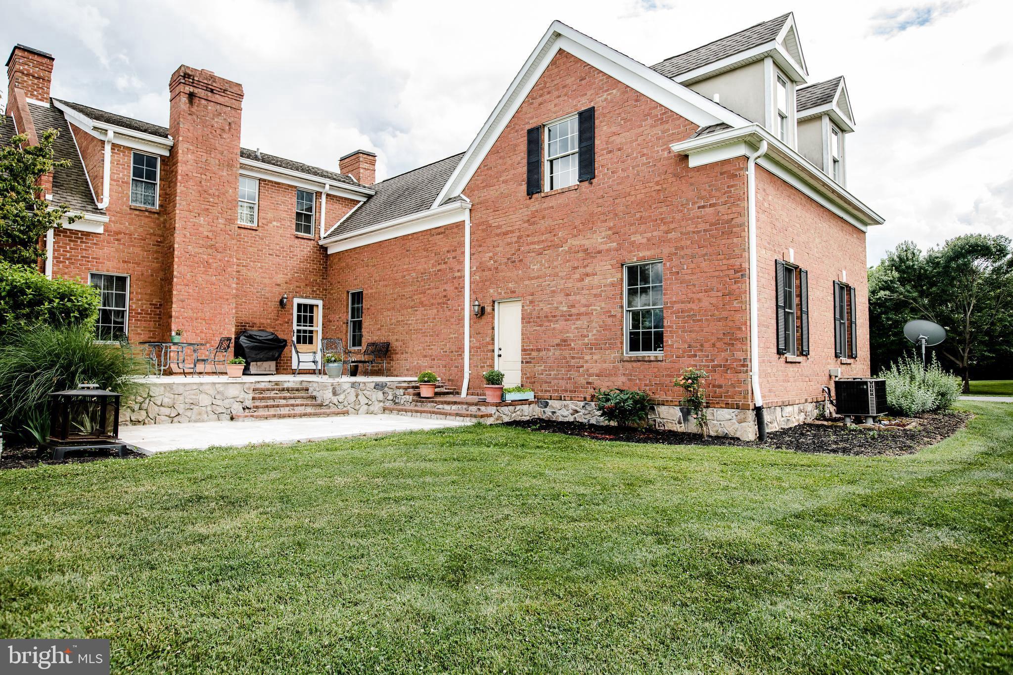 126 HERITAGE KNOLL LANE