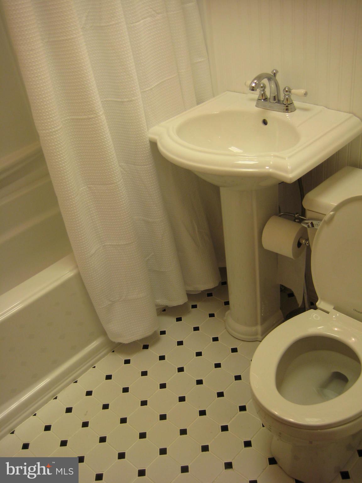 PHILADELPHIA (SOUTH) - Commercial Sale