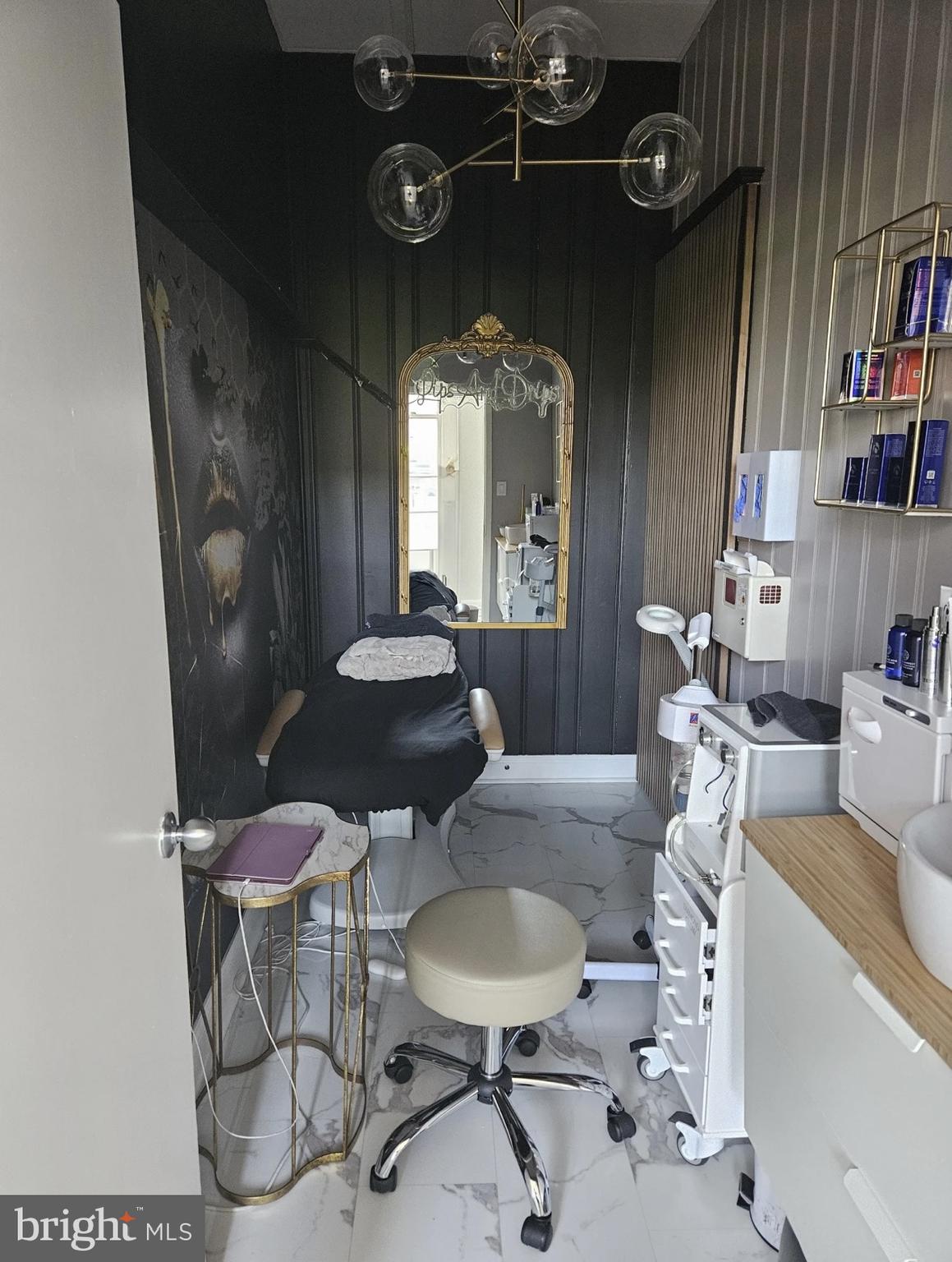 PHILADELPHIA (SOUTH) - Commercial Sale