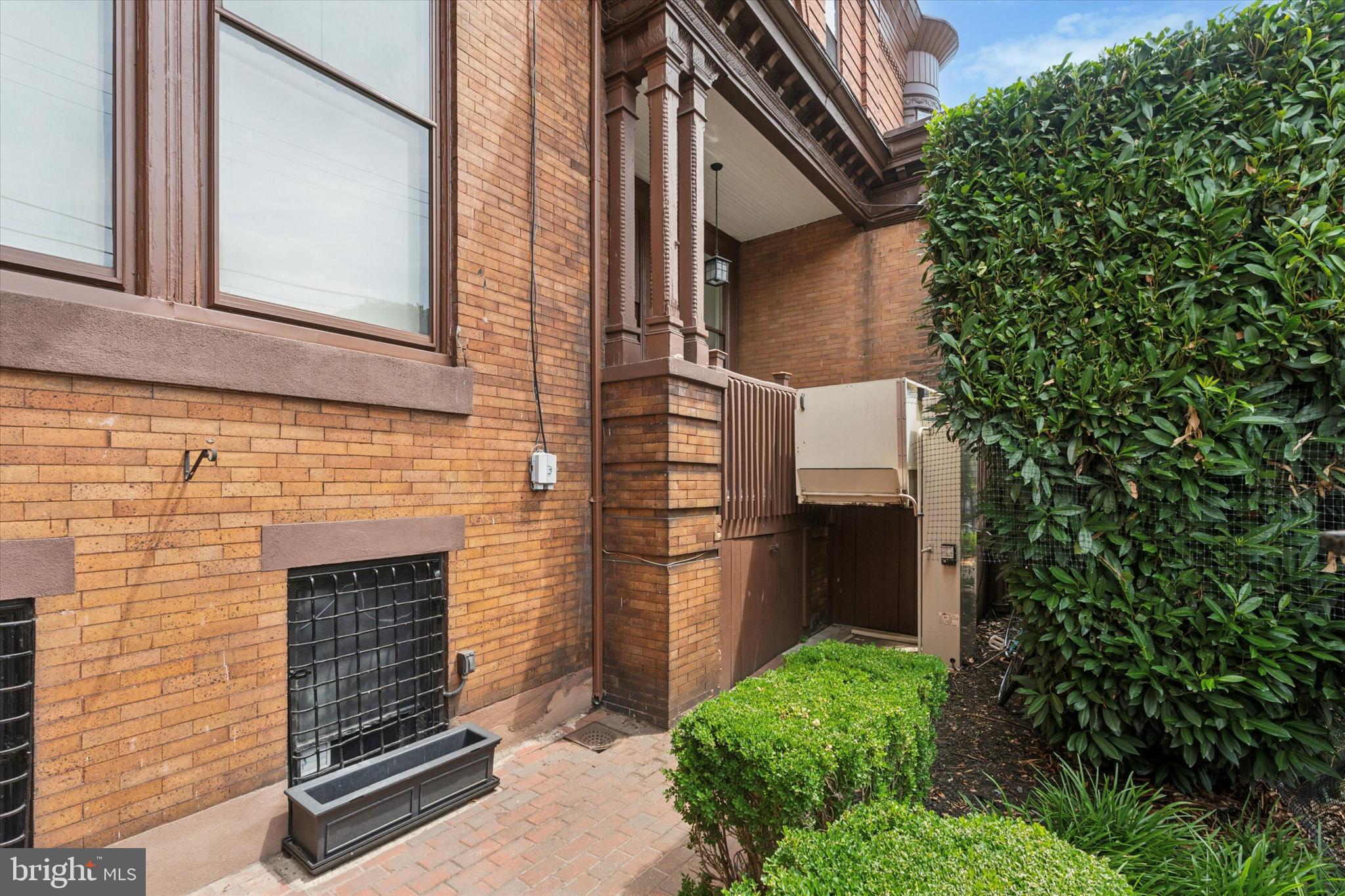 PHILADELPHIA (SOUTH) - Commercial Sale