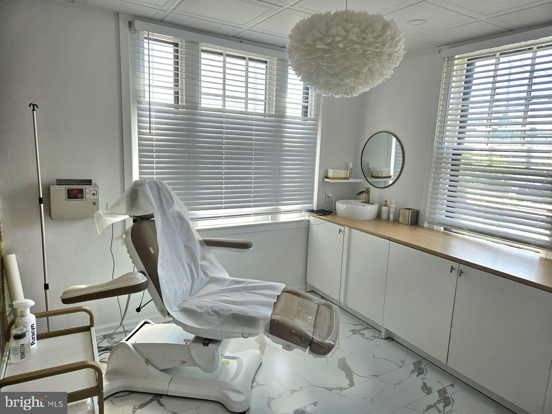 PHILADELPHIA (SOUTH) - Commercial Sale