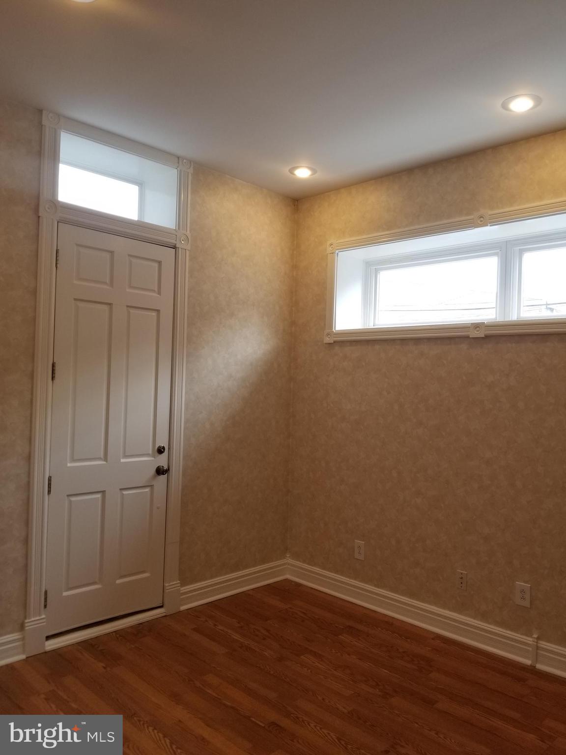 PHILADELPHIA (SOUTH) - Commercial Sale