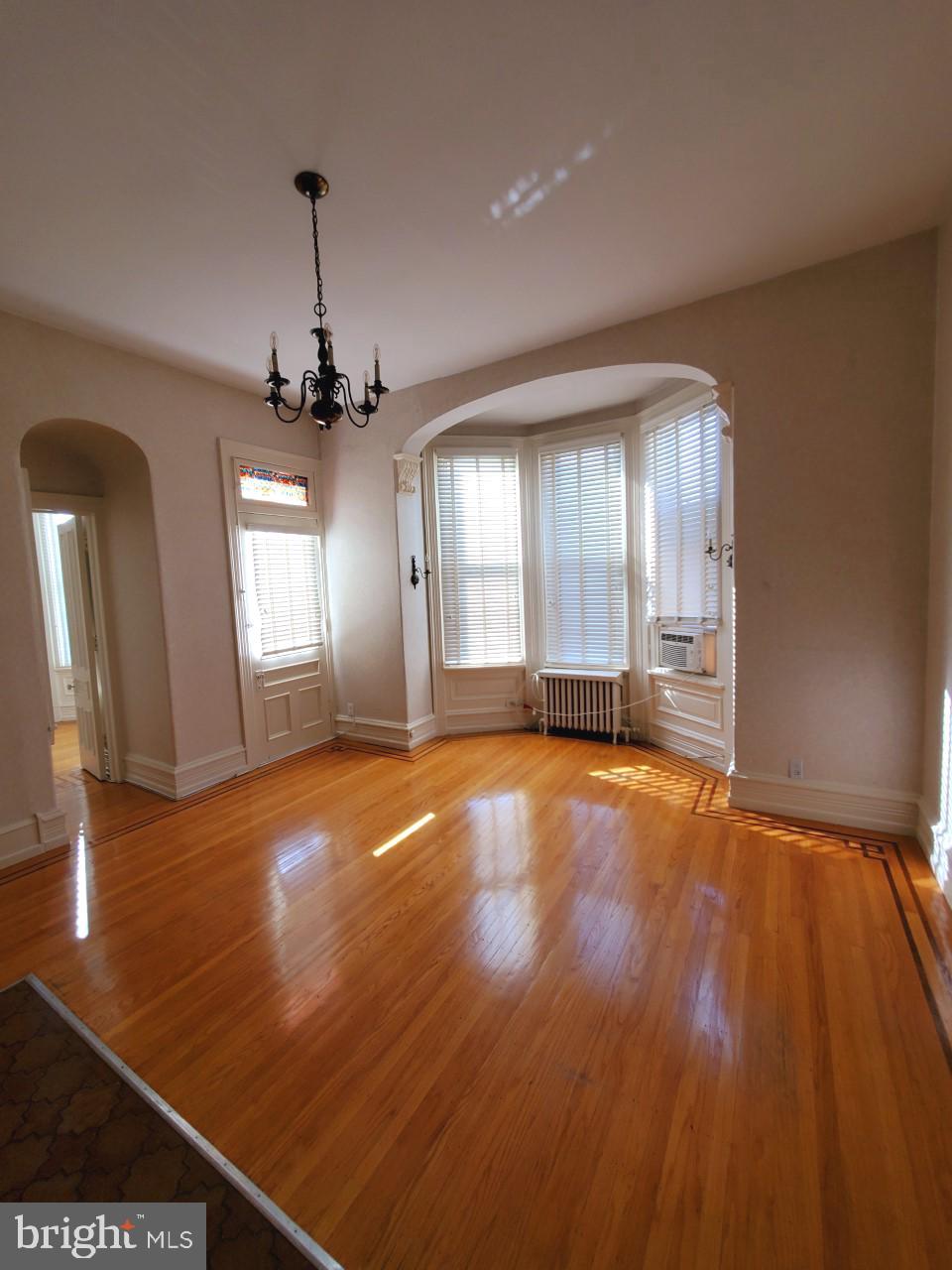 PHILADELPHIA (SOUTH) - Commercial Sale