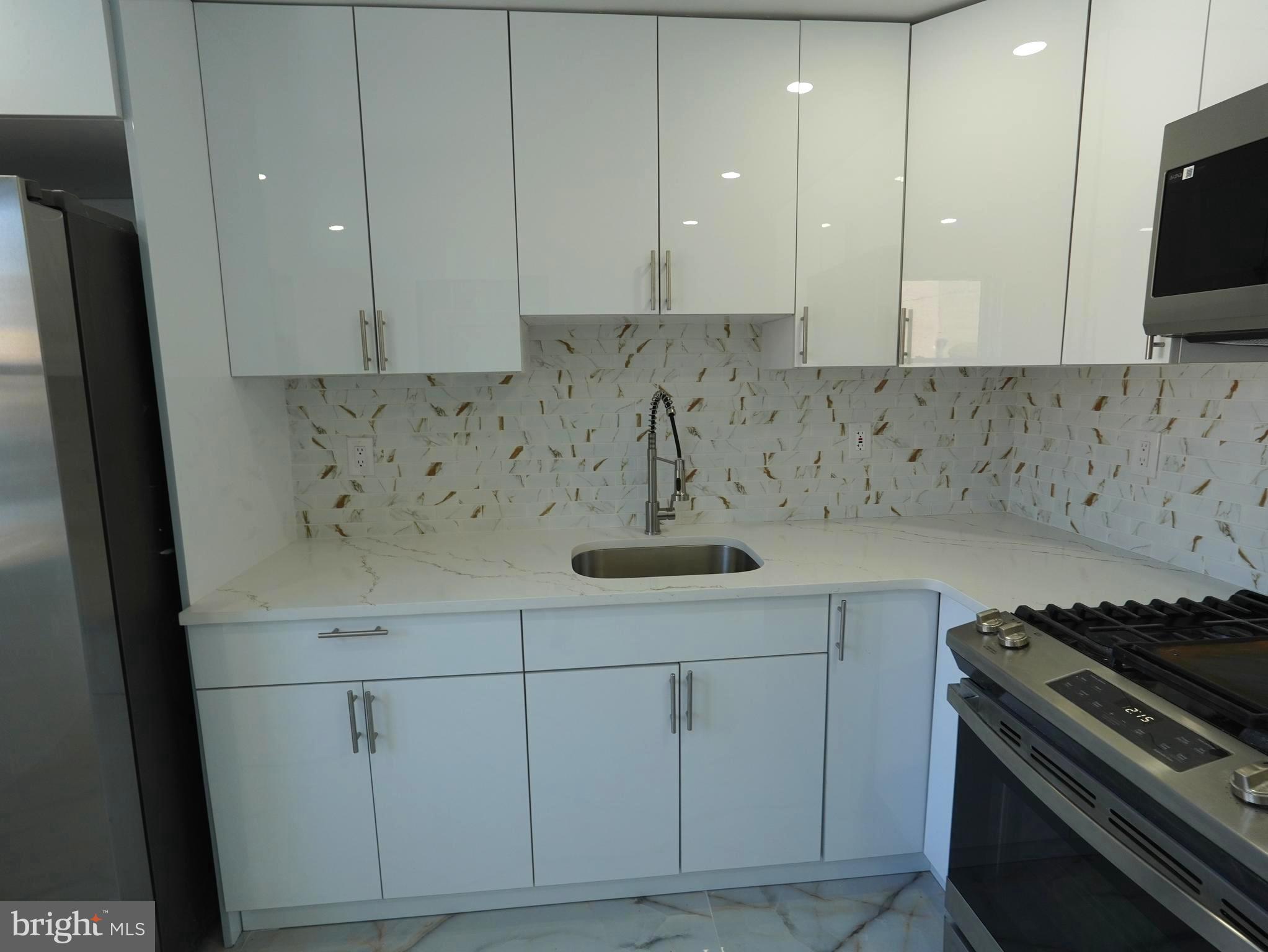 ASHTON-WOODENBRIDGE - Residential Lease