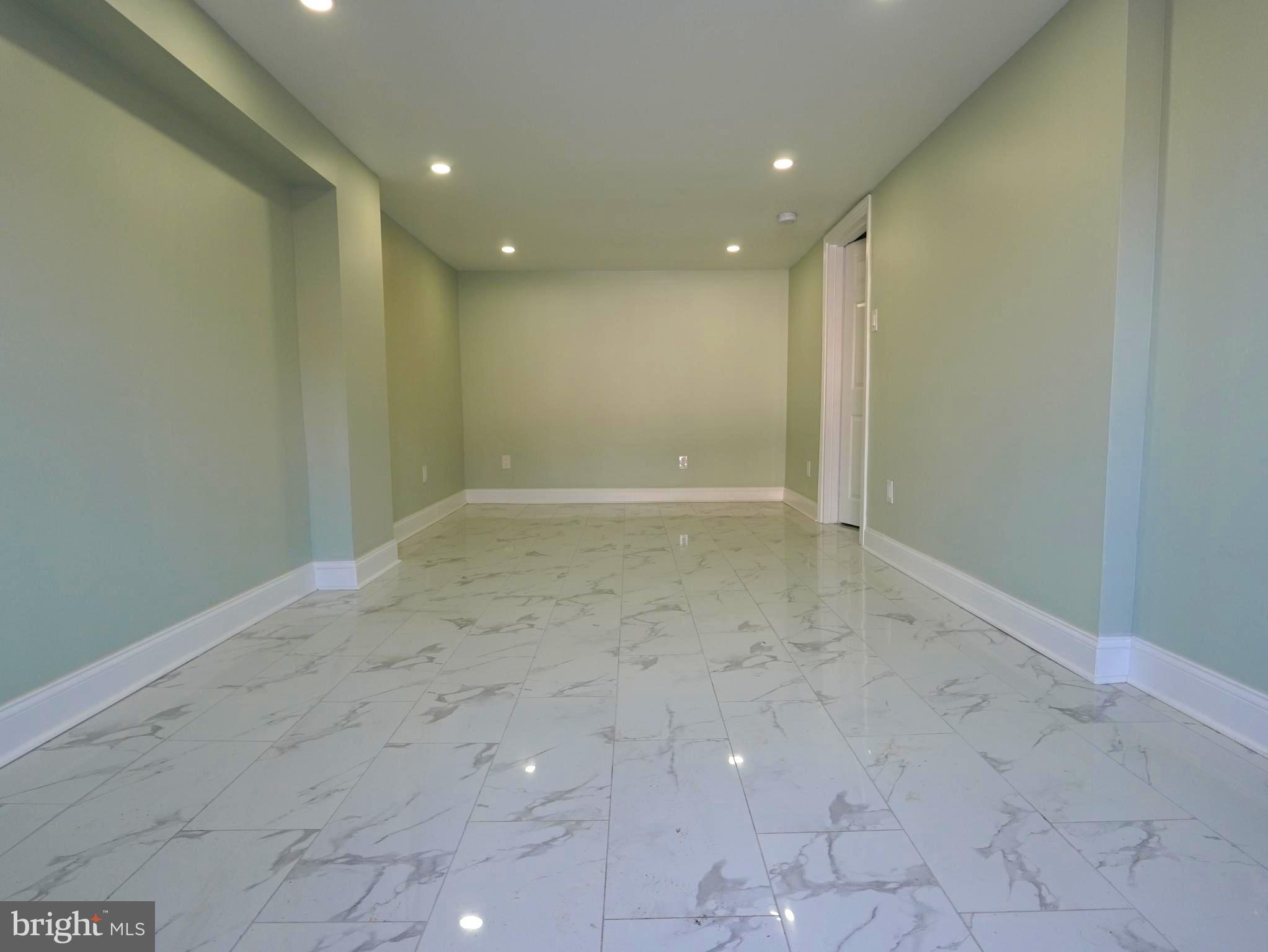 ASHTON-WOODENBRIDGE - Residential Lease