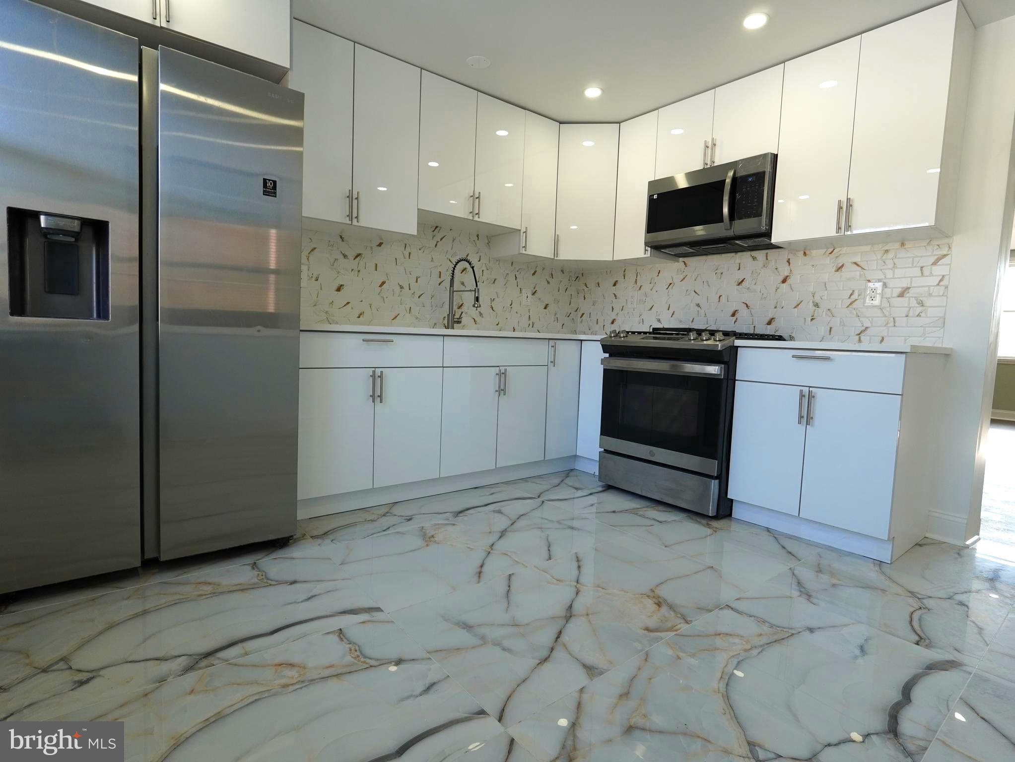 ASHTON-WOODENBRIDGE - Residential Lease