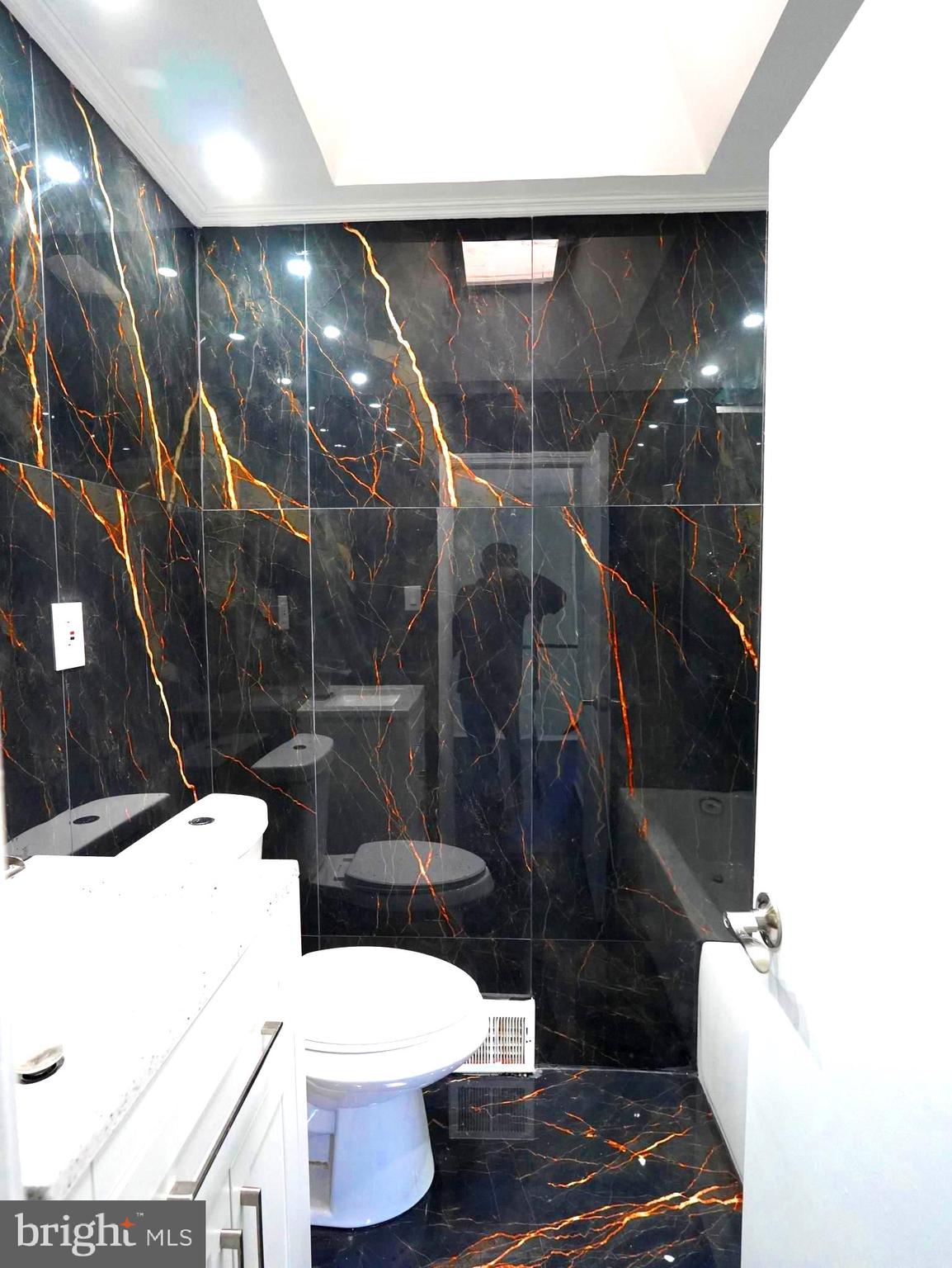 ASHTON-WOODENBRIDGE - Residential Lease