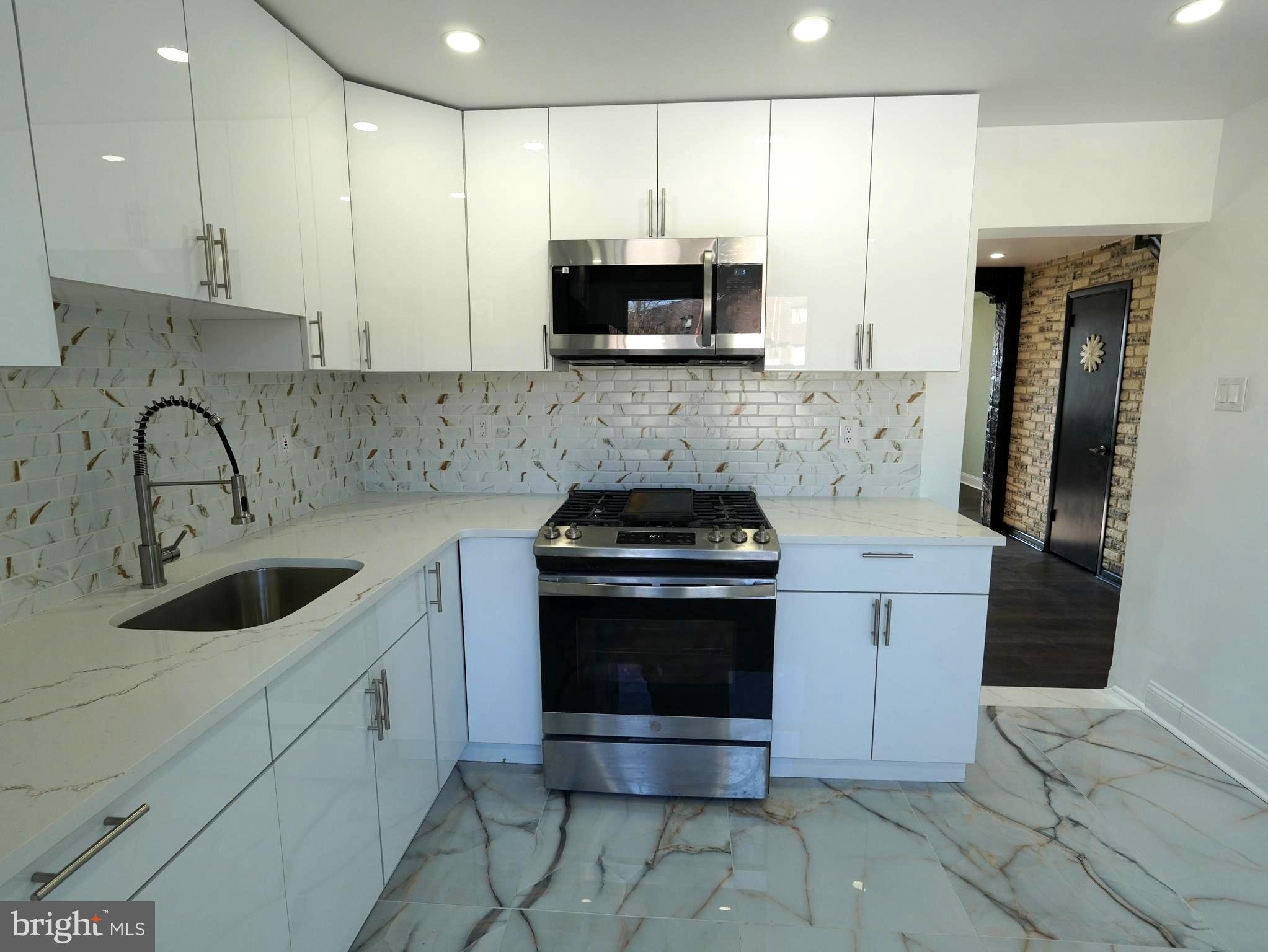 ASHTON-WOODENBRIDGE - Residential Lease