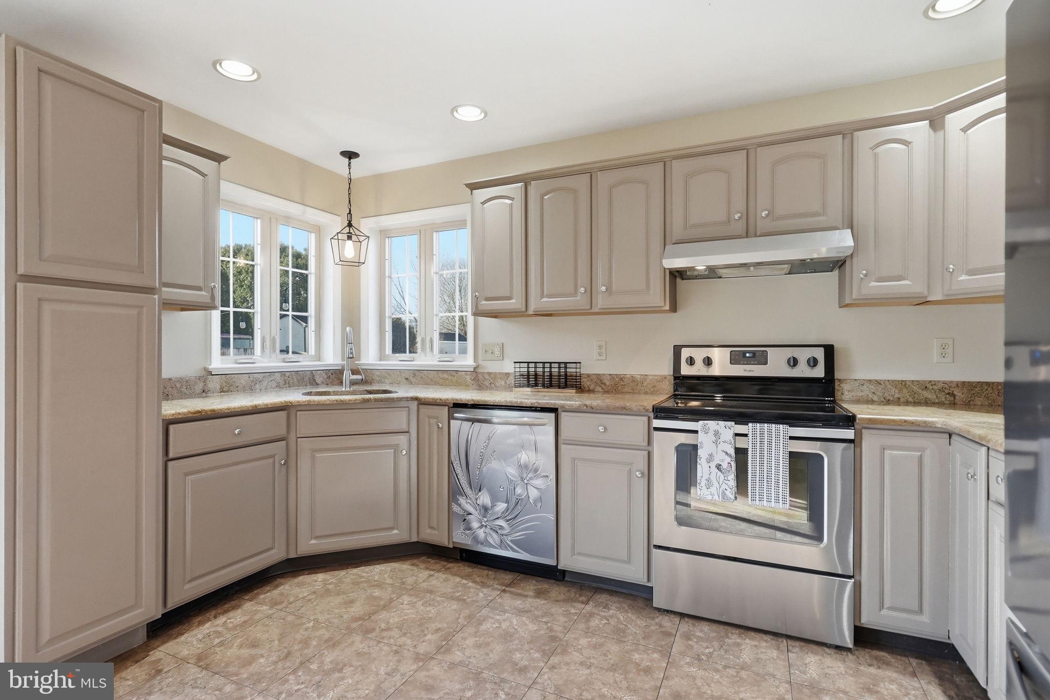 RIDGEVIEW - Residential