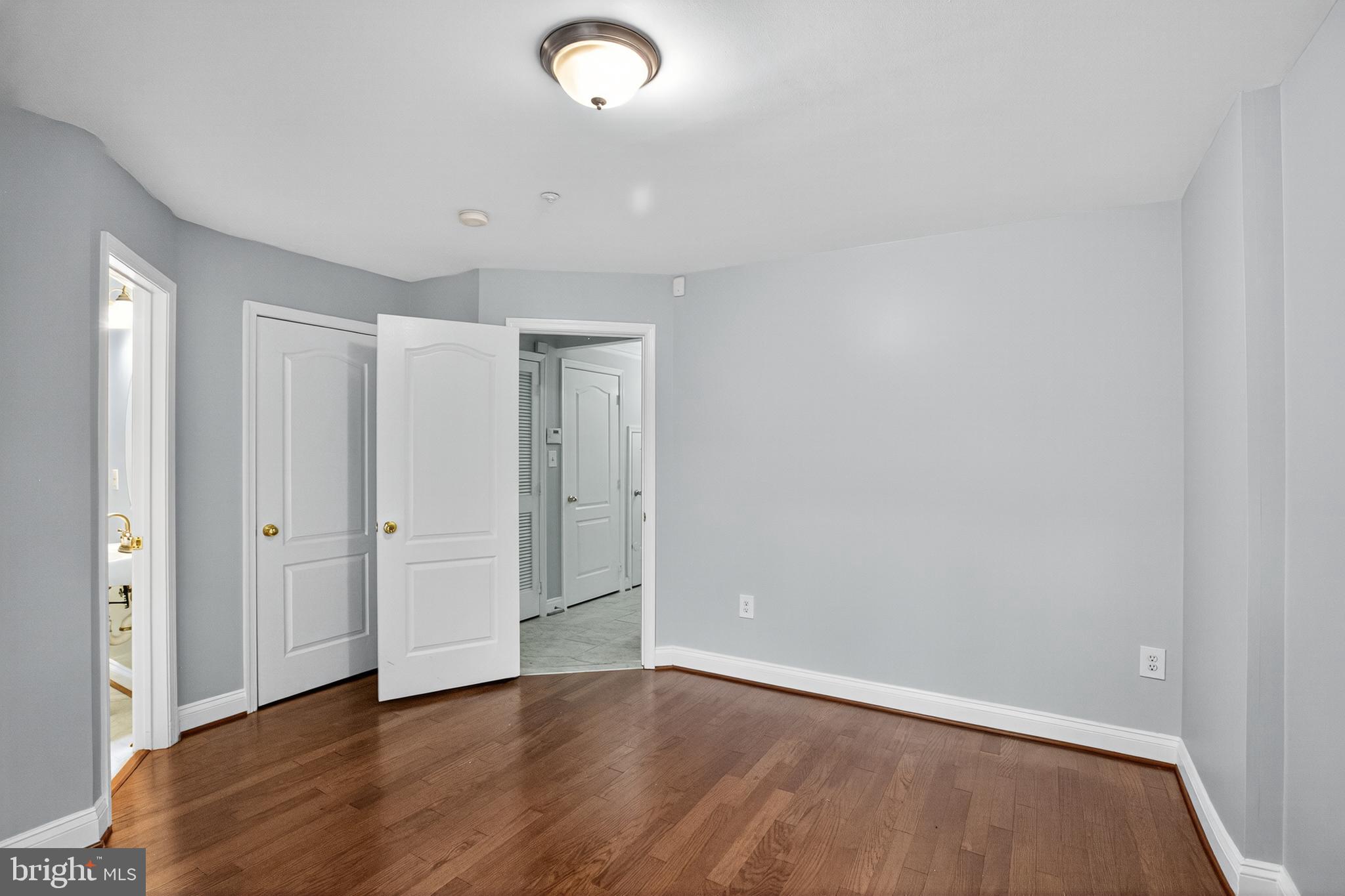 TOWNES AT CAMERON PARKE - Residential