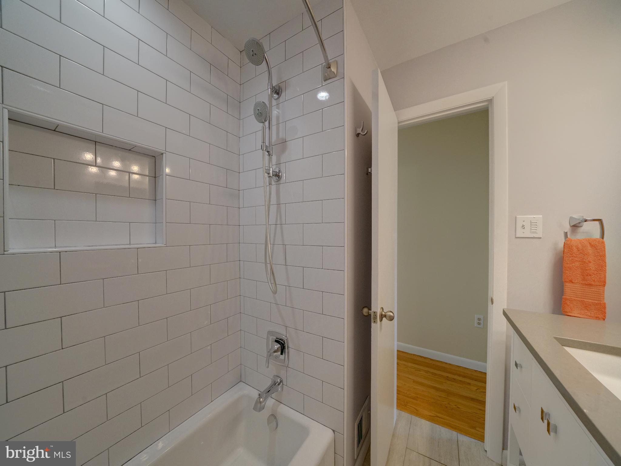 HAMMOND VILLAGE - Residential