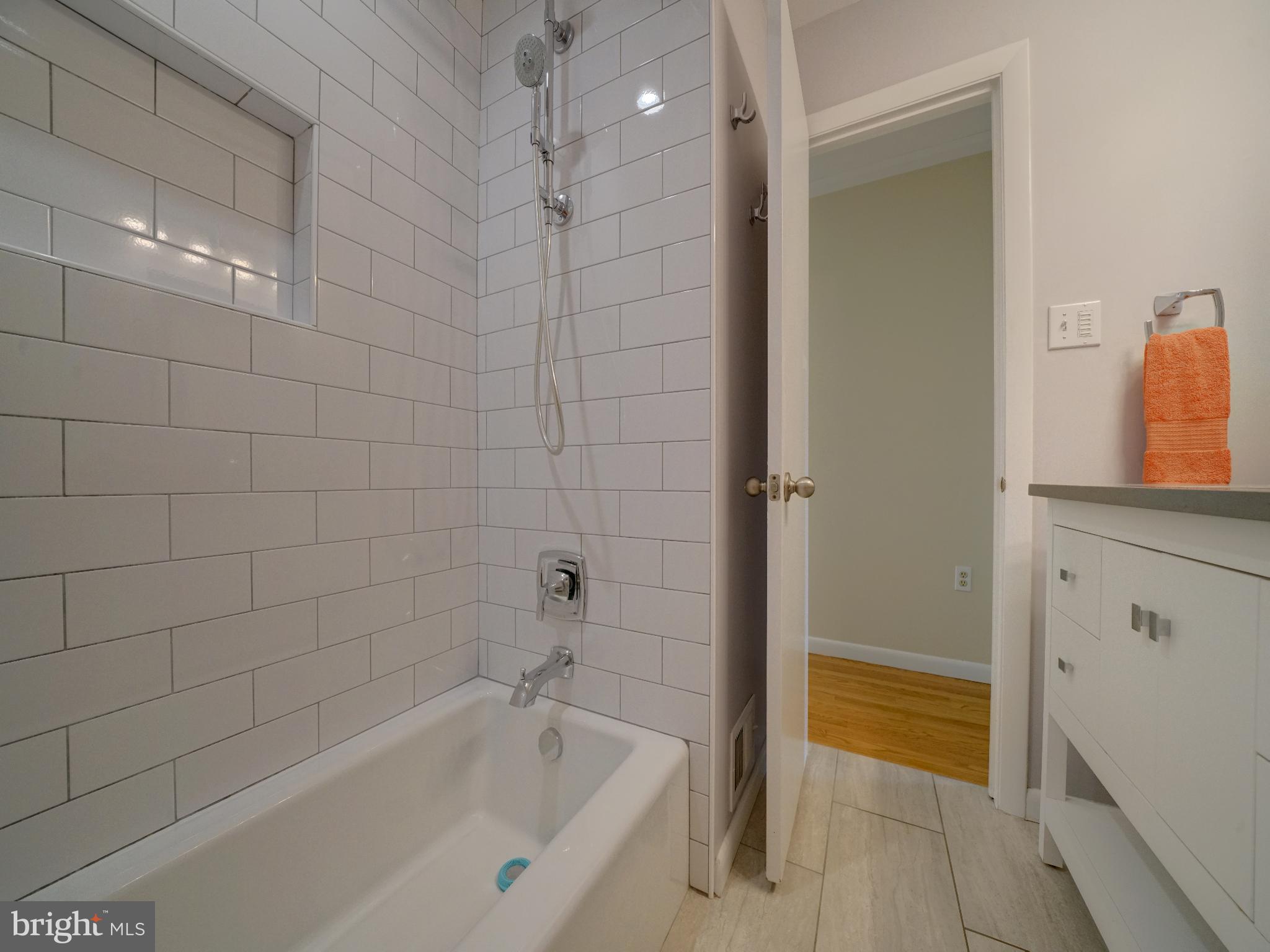 HAMMOND VILLAGE - Residential