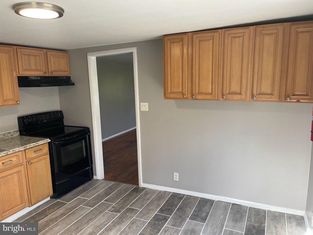 ESSEX - Residential Lease