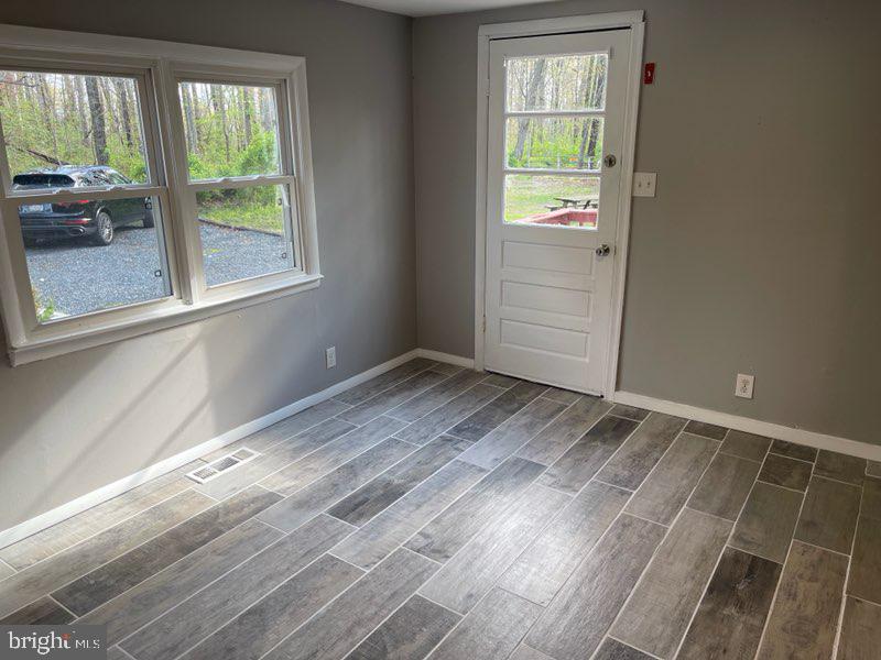 ESSEX - Residential Lease