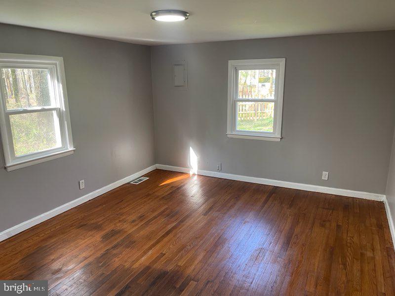 ESSEX - Residential Lease